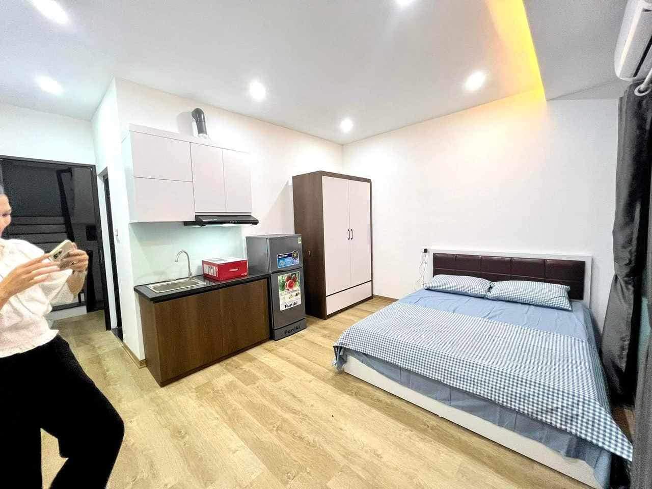 Bán CCMn pháo đài láng Dt sử dụng 64m xây 5 tầng vị trí đắc địa dòng tiền cho thuê 55tr/tháng.