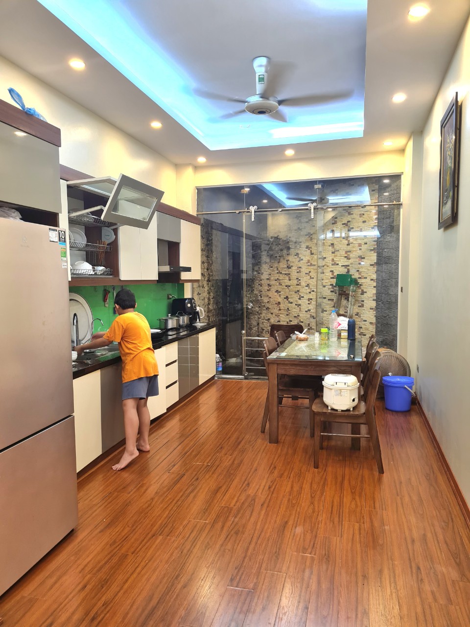 Bán nhà phố Thái Thịnh, ngõ nông, rộng, nhà đẹp dân xây, 40m, 5 tỷ 1.