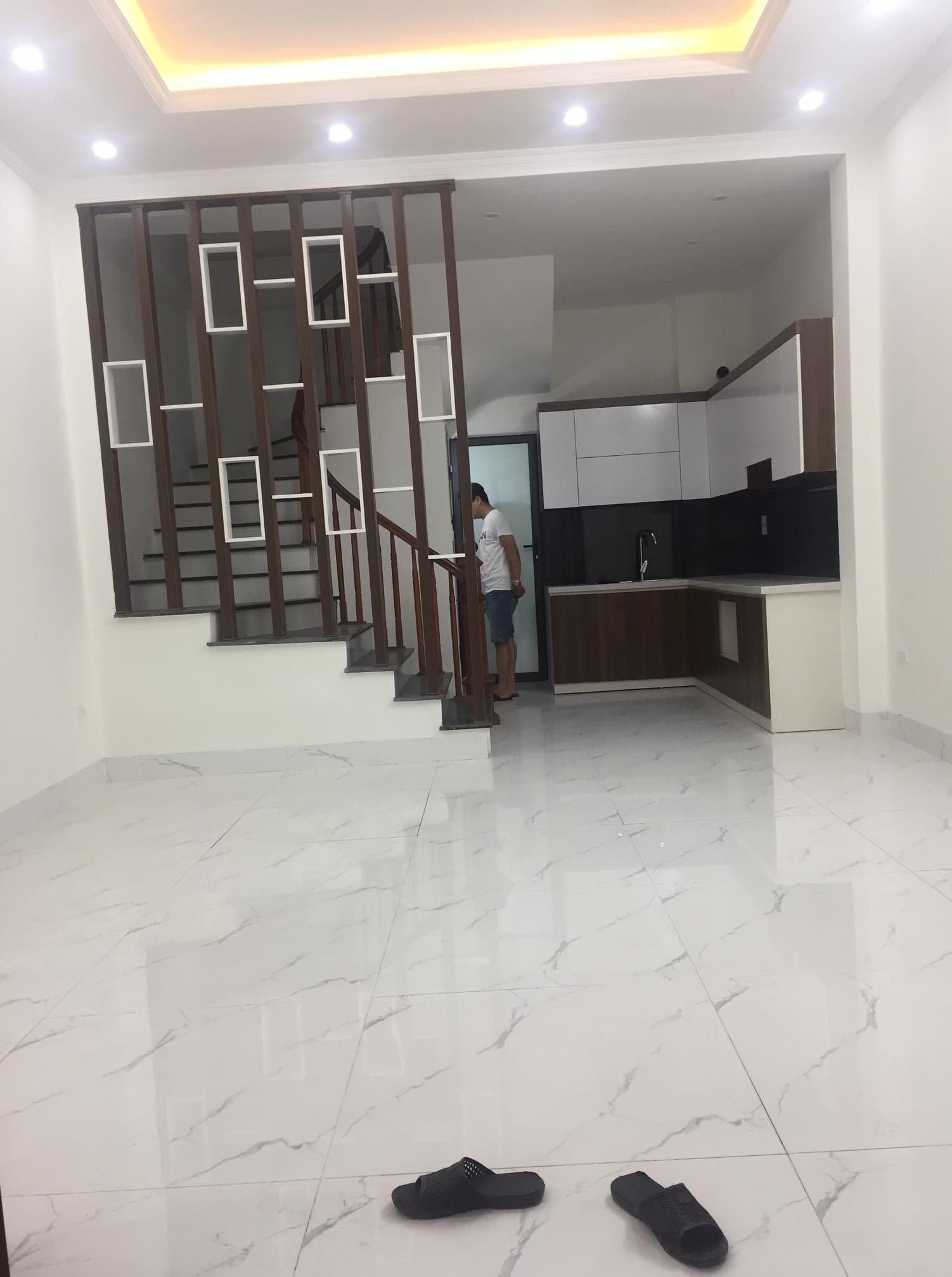 Bán Nhà 17 Ngõ 354 Lê Duẩn – Hồ Ba Mẫu, Ngõ Ba Gác, 50m Ra Ô Tô DT: 40m/5 Tầng/5.8 Tỷ