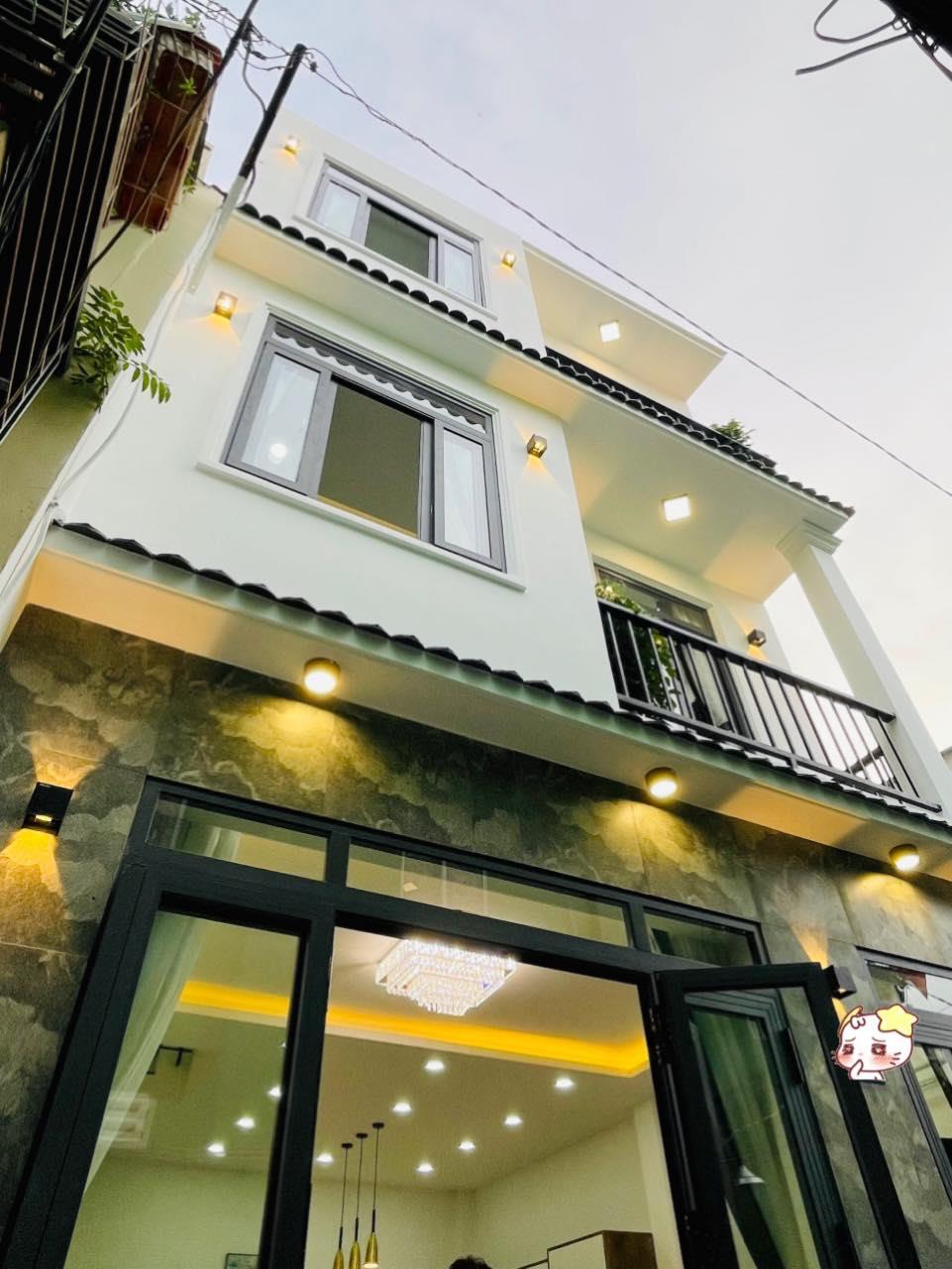 Phú Nhuận - 48M2 NGANG 5,5M - Hoàng Hoa Thám - Xe hơi Sát nhà - Đẹp như hình.