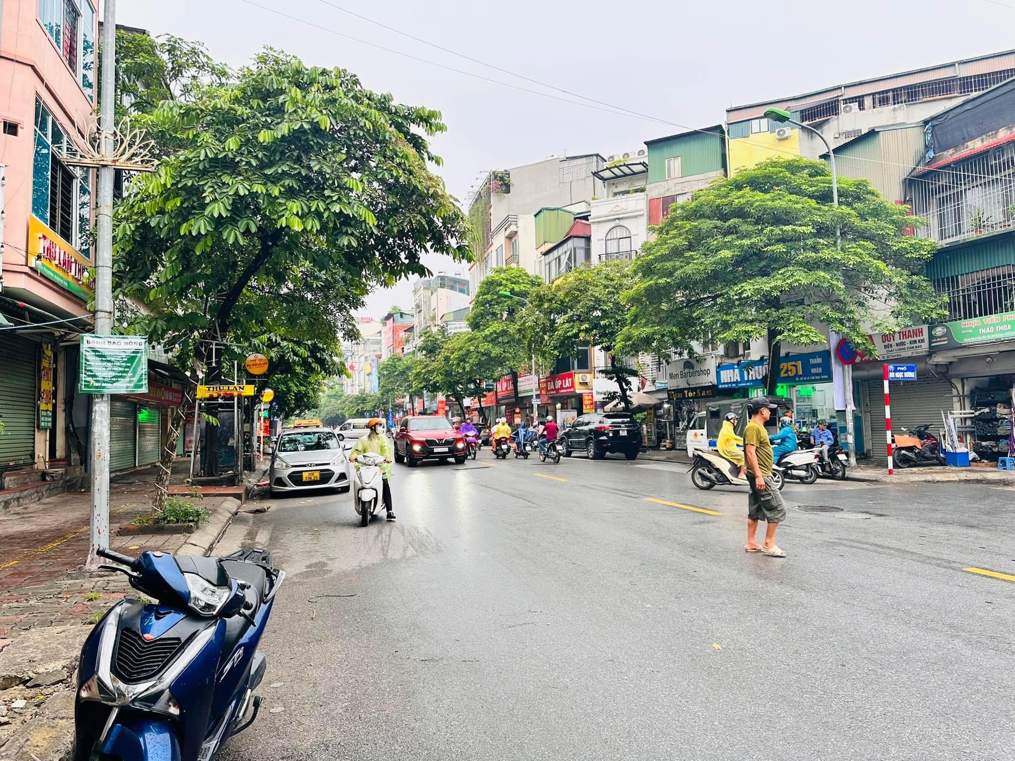 Gấp, hạ 3 tỷ!!! Bán nhanh mặt phố Thanh Nhàn cho thuê 40tr/tháng, ô tô dừng đỗ, kinh doanh đỉnh cao, vỉa hè rộng.