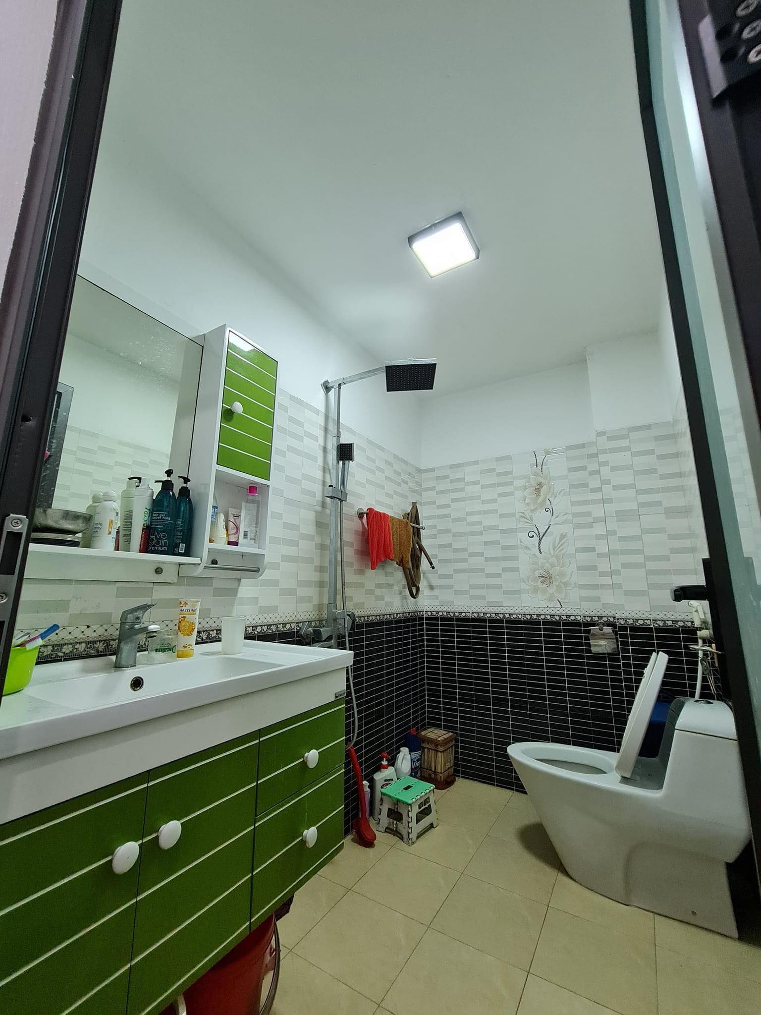 NHÀ ĐẸP NGÕ THÔNG TÂN MAI, 40M, 4 TẦNG, 15M Ô TÔ TRÁNH, Ở LUÔN, GIÁ 4.3 TỶ.