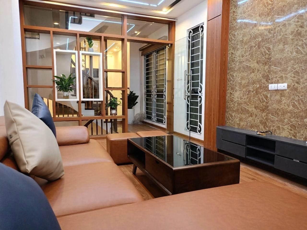 LÔ GÓC 3 THOÁNG,NHÀ DÂN XÂY CỰC CHẮC CHẮN ,NHÀ XUÂN ĐỈNH.