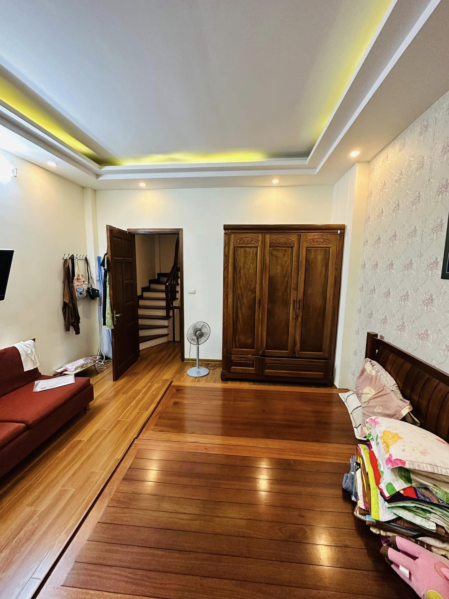 NHỎ TIỀN HOÀNG HOA THÁM , NHÀ XINH Ở LUÔN NHỈNH 3 TỶ.