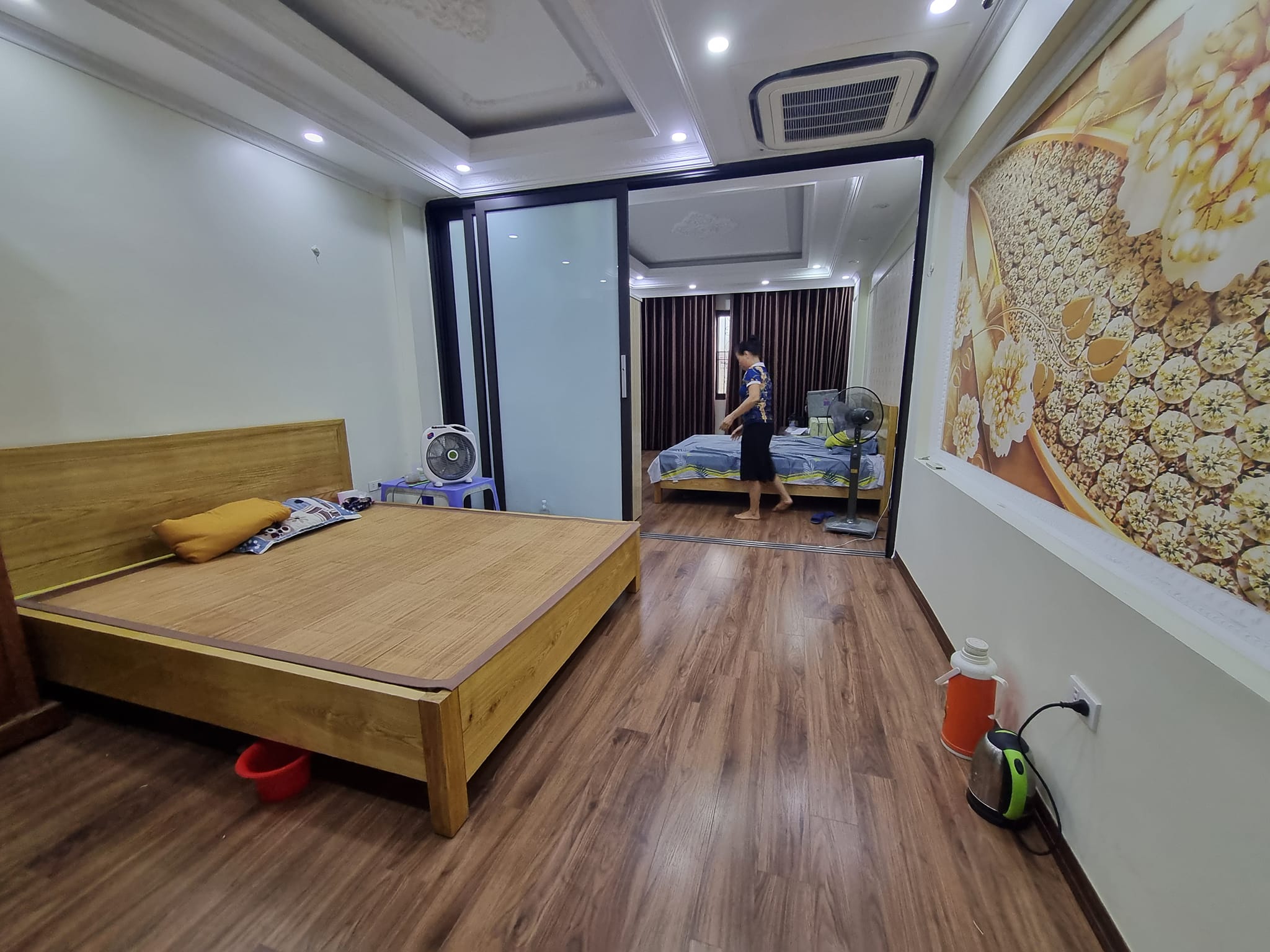 Bán nhà 71m2 phố Nghi Tàm, Tây Hồ Gara Ô tô 7 chỗ 8 phòng Dòng tiền ổn 9.2 Tỷ.