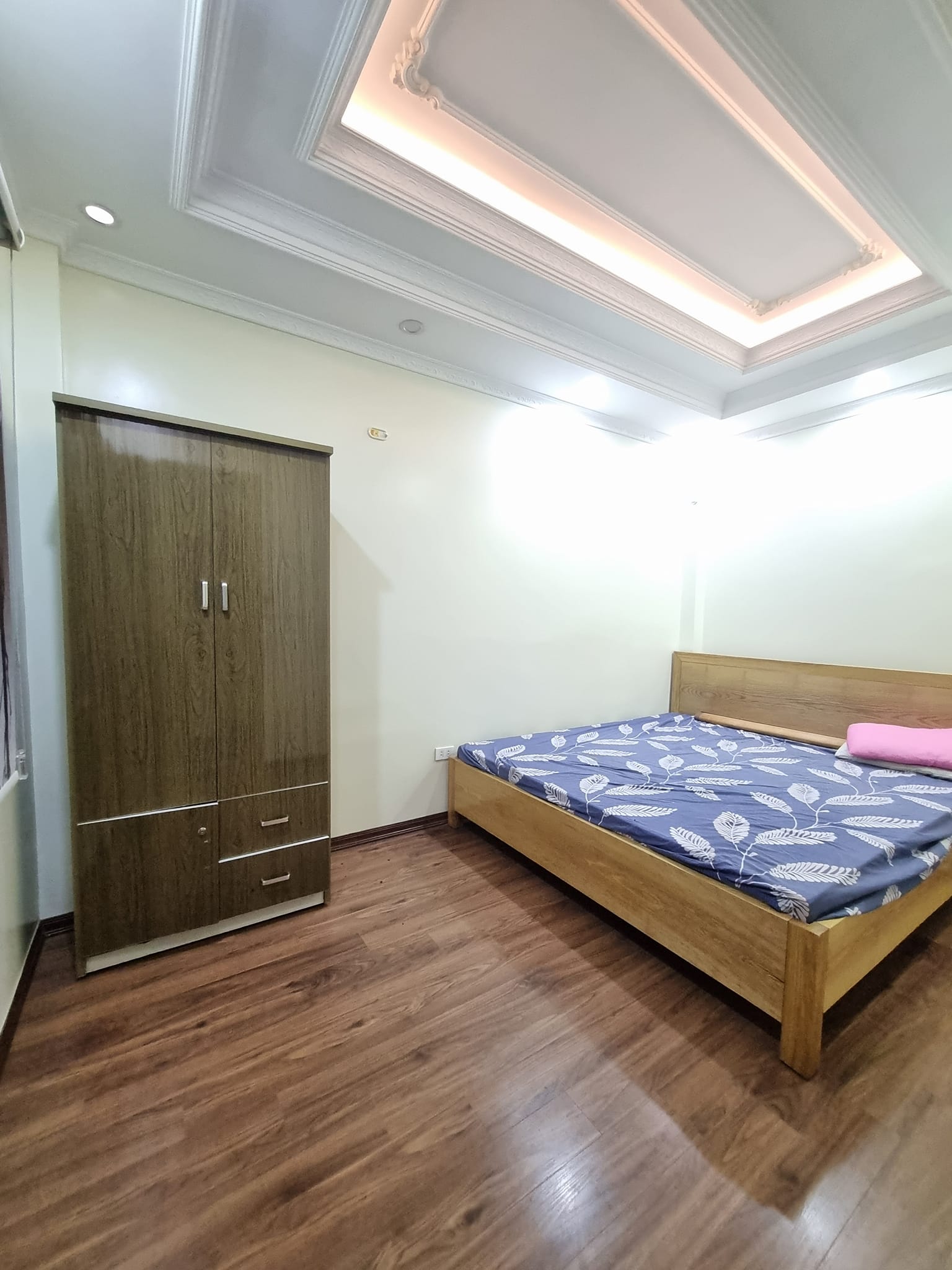 Bán nhà Mặt phố Nghi Tàm, Tây Hồ Ô tô 4 làn Vỉa hè đẹp Kinh doanh tốt 3.8 Tỷ.