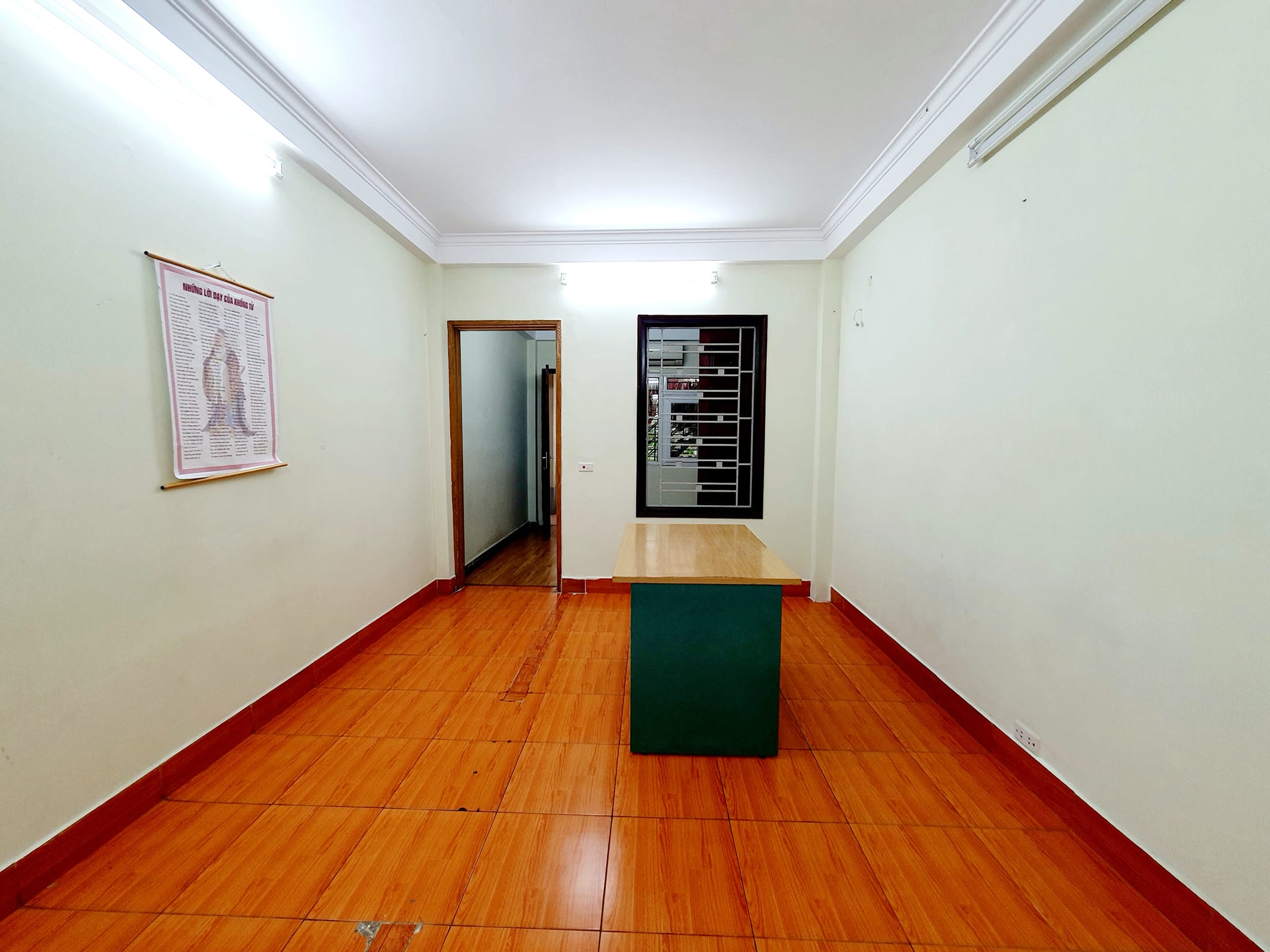 Bán nhà 82m2 phố Nguyễn Văn Cừ, Long Biên Gara 2 Ô tô đua Vỉa hè Kinh doanh vô địch Giá 4.5 Tỷ