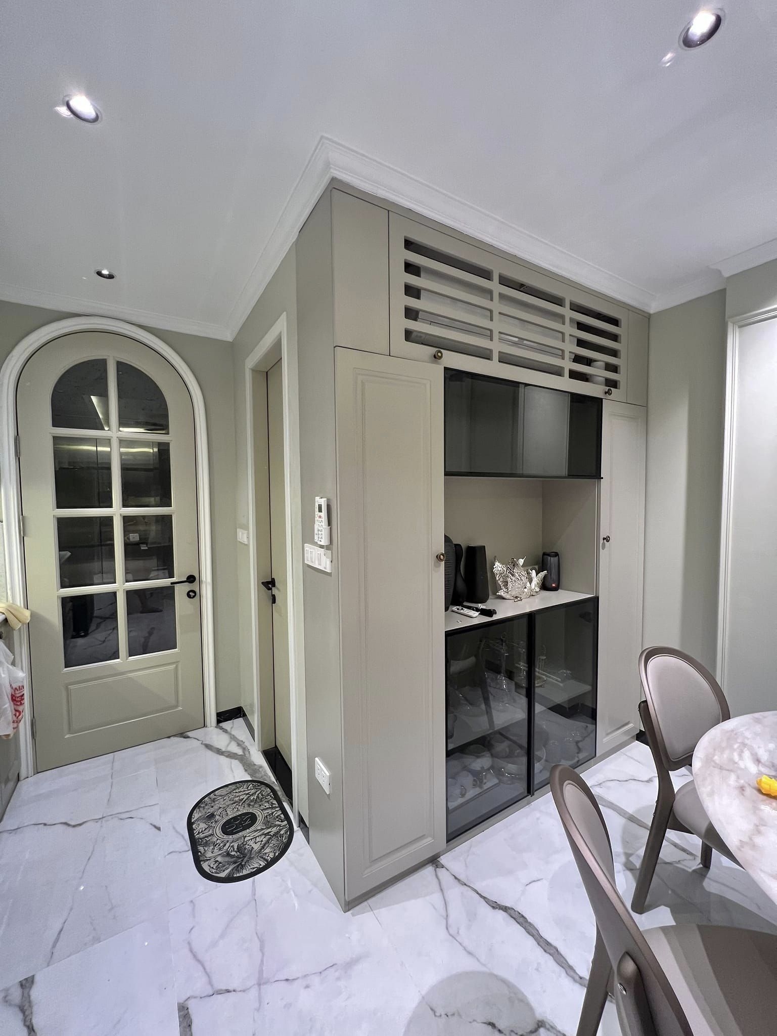 GARA Ô TÔ- NHÀ MỚI LÝ NAM ĐẾ 44m2 -7TẦNG- BA BƯỚC RA MẶT PHỐ. GIÁ 15 TỶ 8.