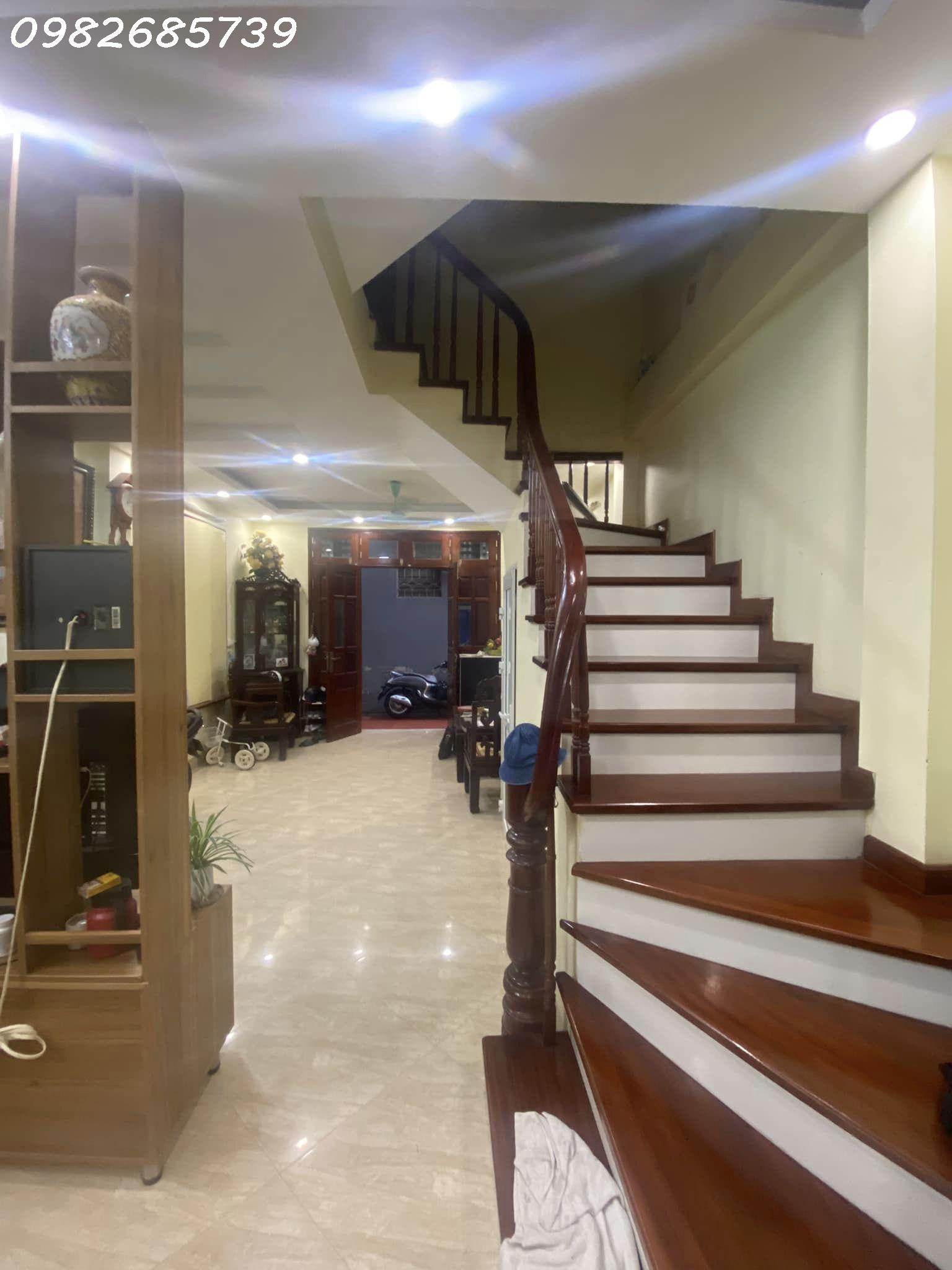 Mua bán nhà đất Phạm Ngọc Thạch, Chùa Bộc Đống Đa 45m*5T 6,x tỷ full nội thất nhà đẹp.