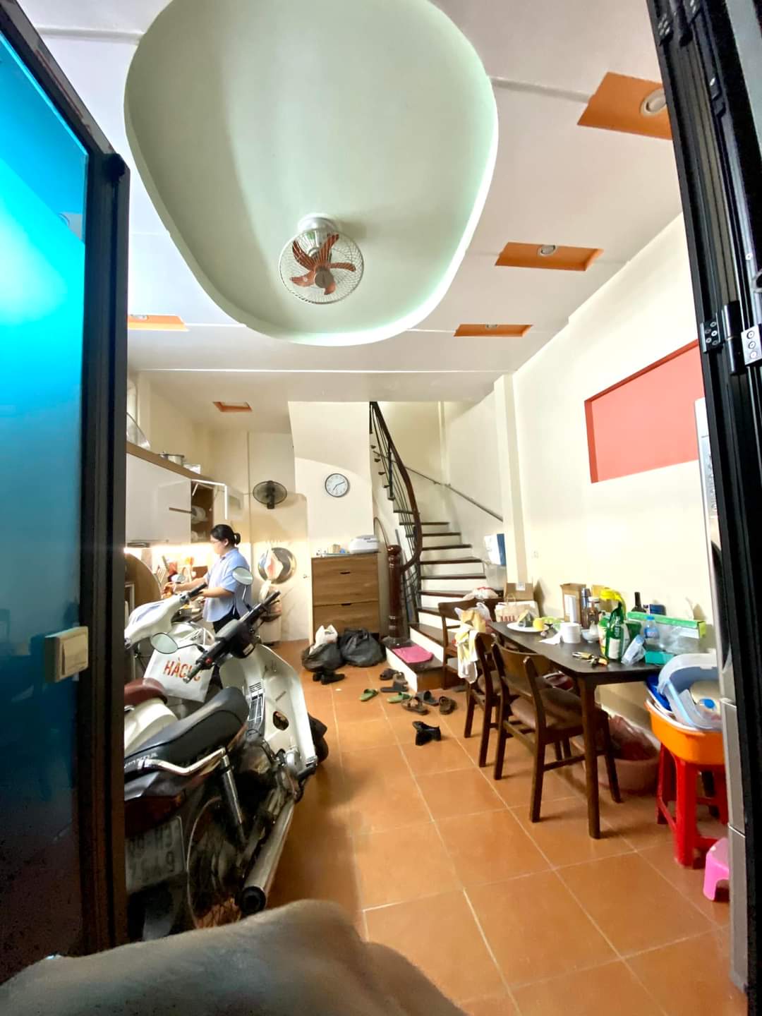 Bán nhà 5 tầng ngõ 86 Hào Nam DT 28 m2, giá 3,1 tỷ..