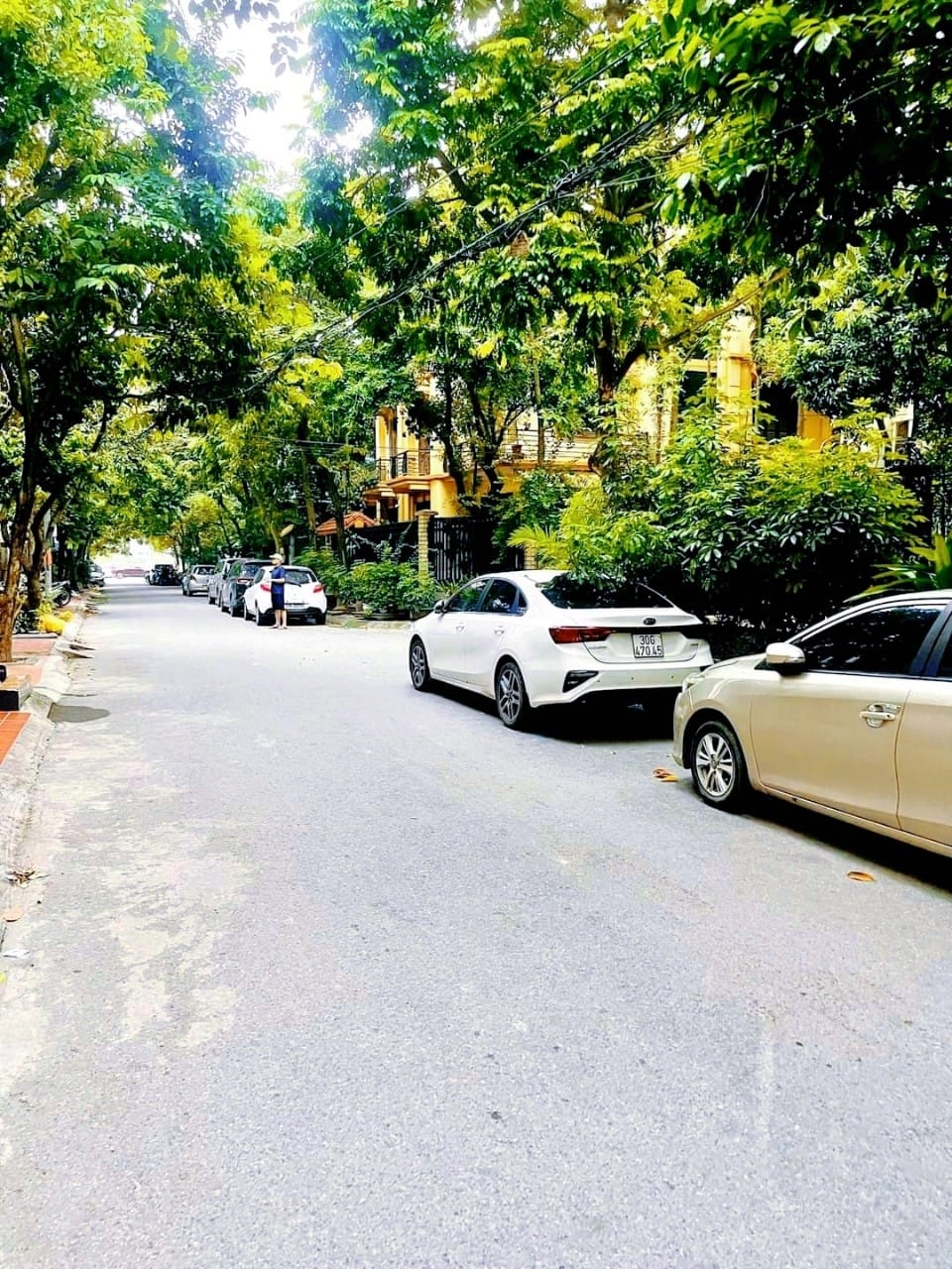 Bán liền kề khu đô thị Làng Việt Kiều Châu Âu Nguyễn Văn Lộc 90m*5T gara ô tô hầm 16.x tỷ.