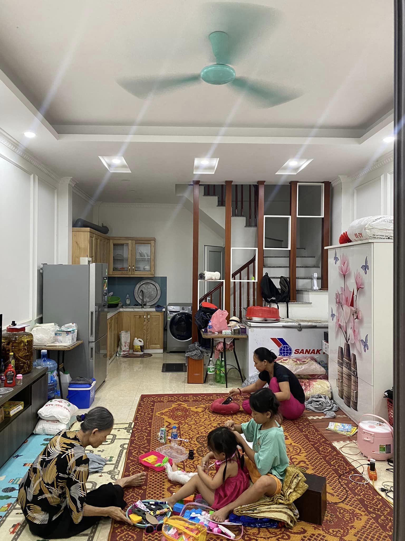 Bán nhà Mặt phố Tứ Liên, Tây Hồ Ô tô đua Vỉa hè rộng Kinh doanh vô địch 3.1 Tỷ.