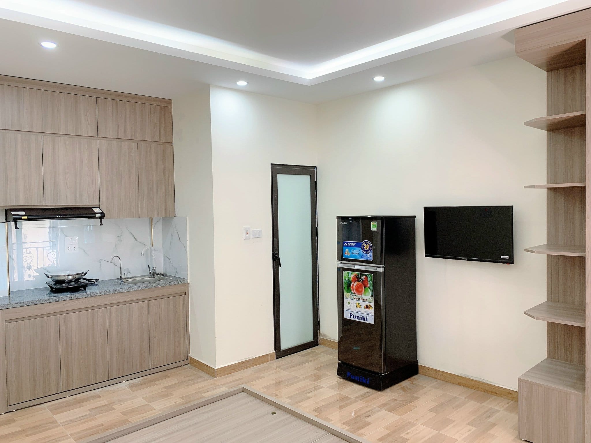 Nhà đẹp Hoàng Quốc Việt 95m2, 8 Tầng Thang Máy, 28 phòng doanh thu 2 tỷ/năm, Ô tô đỗ cửa 20,x tỷ.