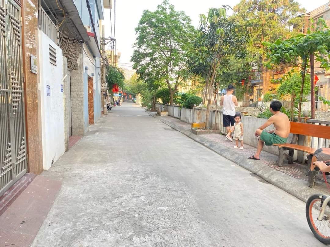 Bán nhà tổ 2 Đa Sỹ, Kiến Hưng, Hà Đông, 32 m2, 4 tầng, giá 4.2 tỷ..