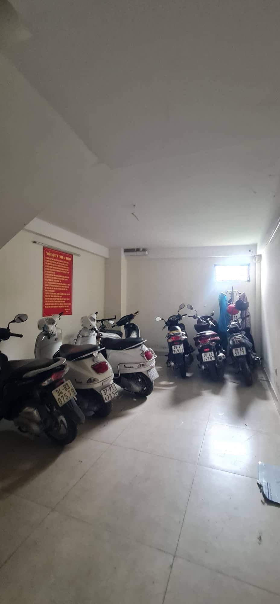 Bán nhà Mỗ Lao, Hà Đông, 52m2, 8 tầng, 4 m mặt tiền, 12,5 tỷ. Sổ đỏ chính chủ, các phòng có đủ tiện ích, tổng 12 phòng.