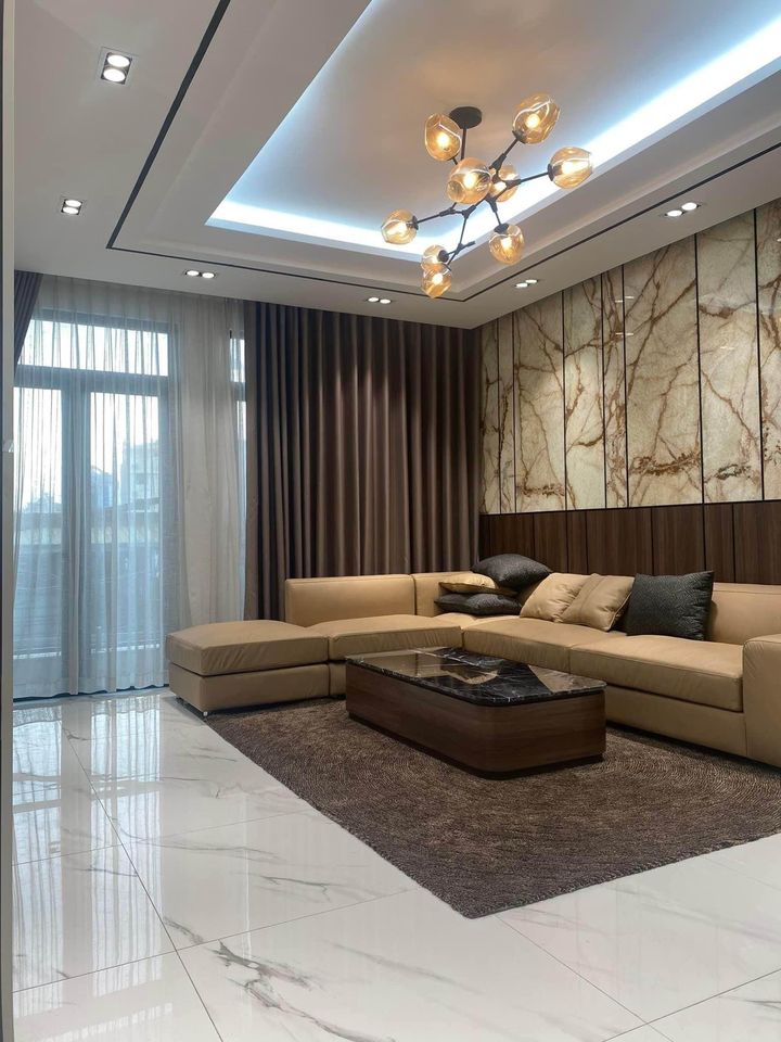 NHÀ 5 TẦNG MẶT TIỀN KINH DOANH P.TÂN KIỂNG TRUNG TÂM QUẬN 7 GIÁ 14,5TỶ.