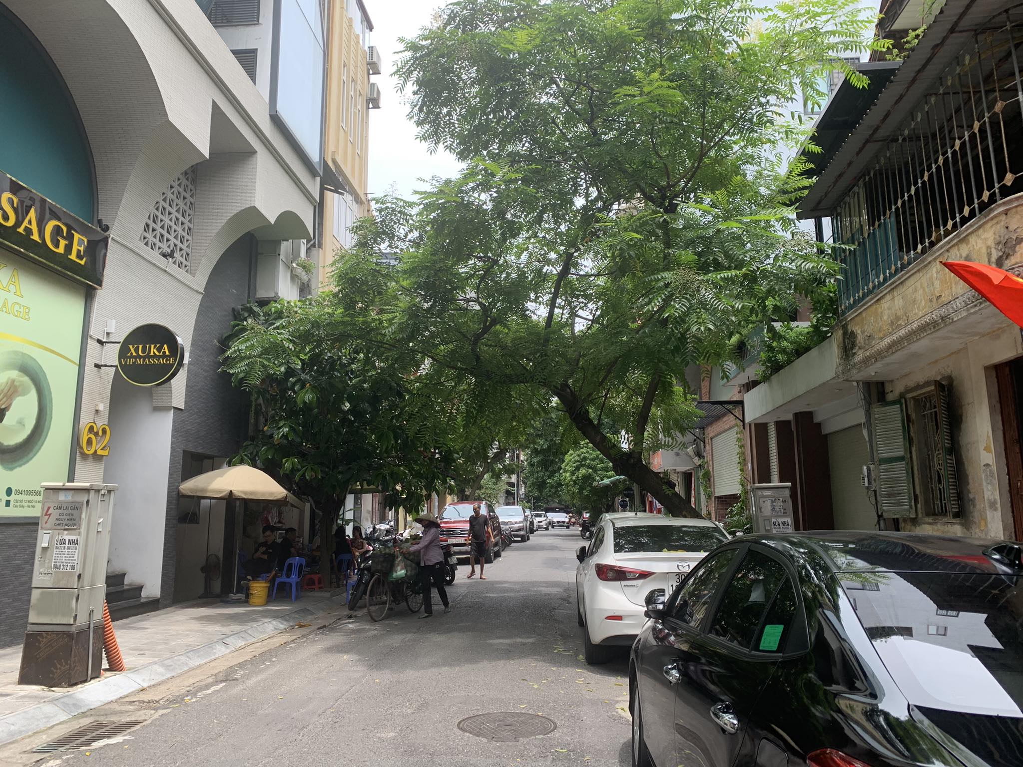 Bán nhà Phù Đổng Thiên Vương HBT 195m MT8m chỉ 101 tỷ 1 sổ nở hậu kd sầm uất ở sướng.