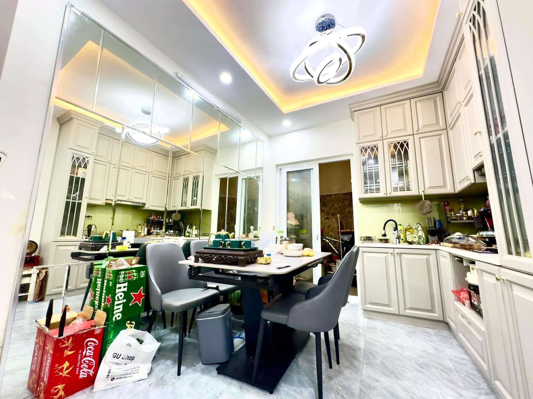 Bán nhà phố Trung Phụng, ngõ nông, gần phố, nhà đẹp, 3 ngủ chỉ 3.3 tỷ.