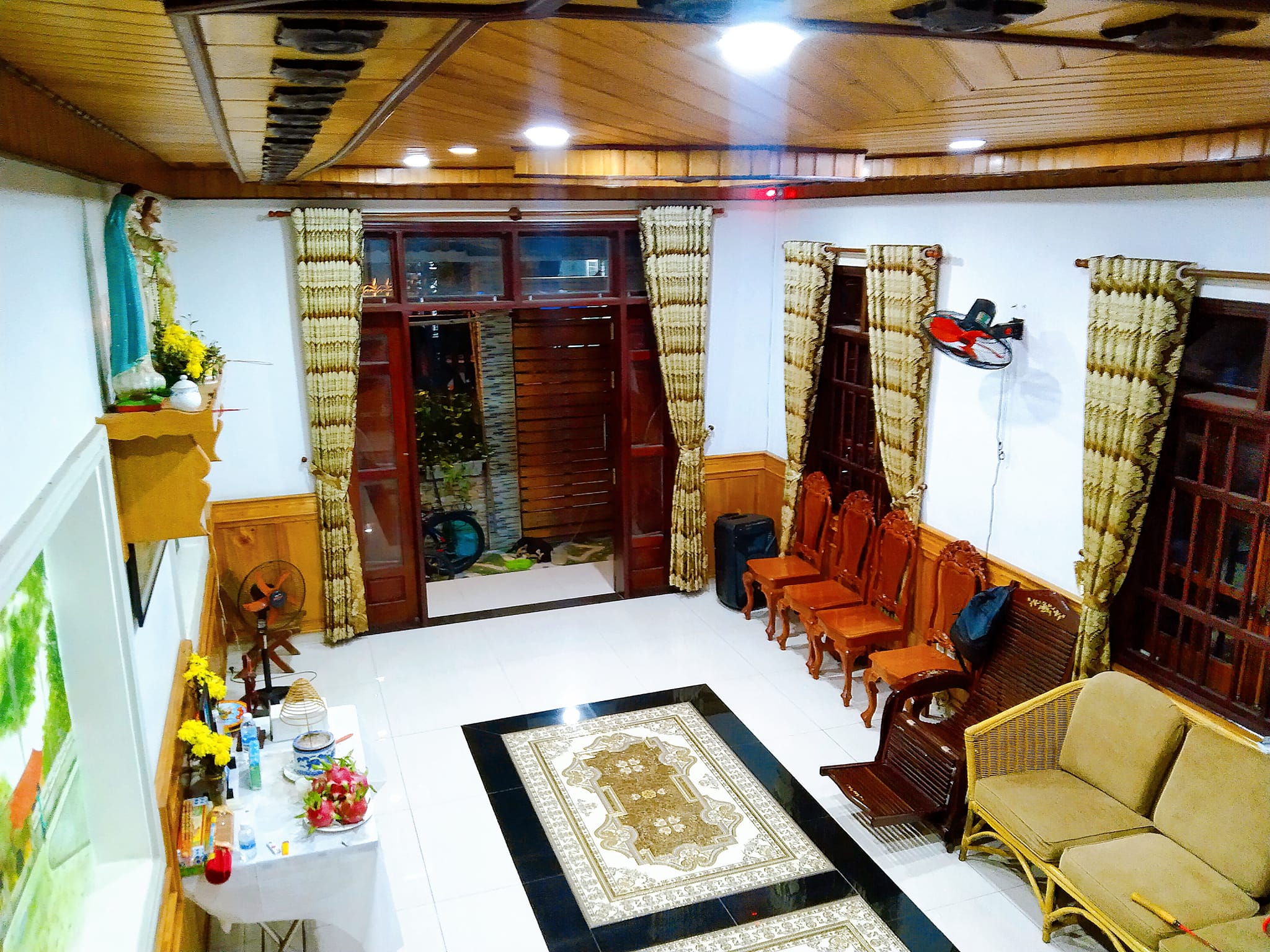 Chính chủ Bán nhà Lê Quang Định, P 11, Q Bình Thạnh 80 m2, 3 tầng, hẻm xe hơi chỉ 5,5 tỷ.