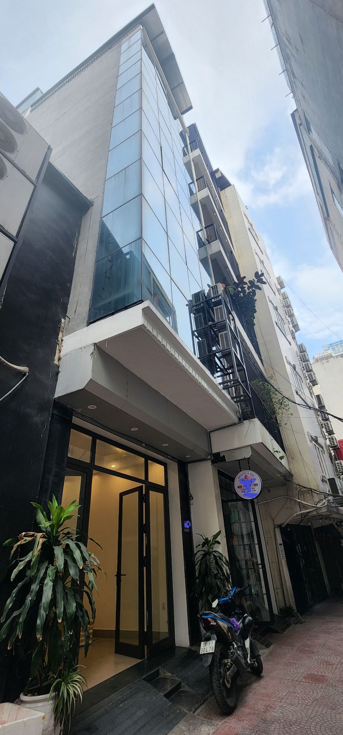 Siêu phẩm Nguyễn Chánh, phân lô, ô tô tránh, kinh doanh, văn phòng, giá tốt.