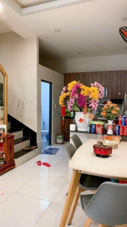 NHÀ 3 TẦNG NỞ HẬU - LÂM VĂN BỀN - GIÁ CHỈ 4,2TỶ - GẦN ĐH MARKETING - TRUNG TÂM QUẬN 7.