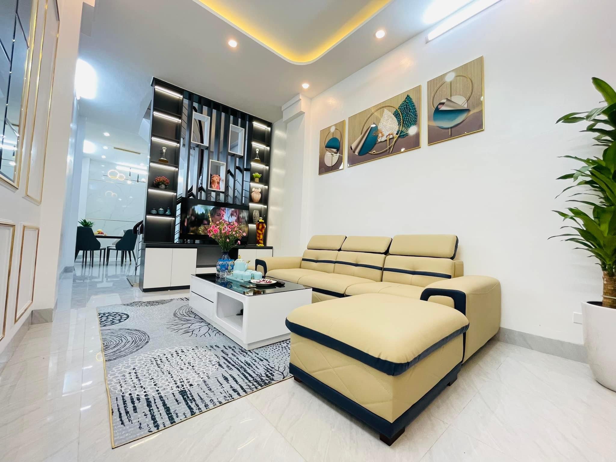 BÁN NHÀ ĐẠI TỪ QUẬN HOÀNG MAI - 40M 4 TẦNG MT 3.2M - NHỈNH 4 TỶ Ô TÔ ĐỖ CỔNG NHÀ MỚI ĐẸP FULL NỘI THẤT 3 MẶT THOÁNG.