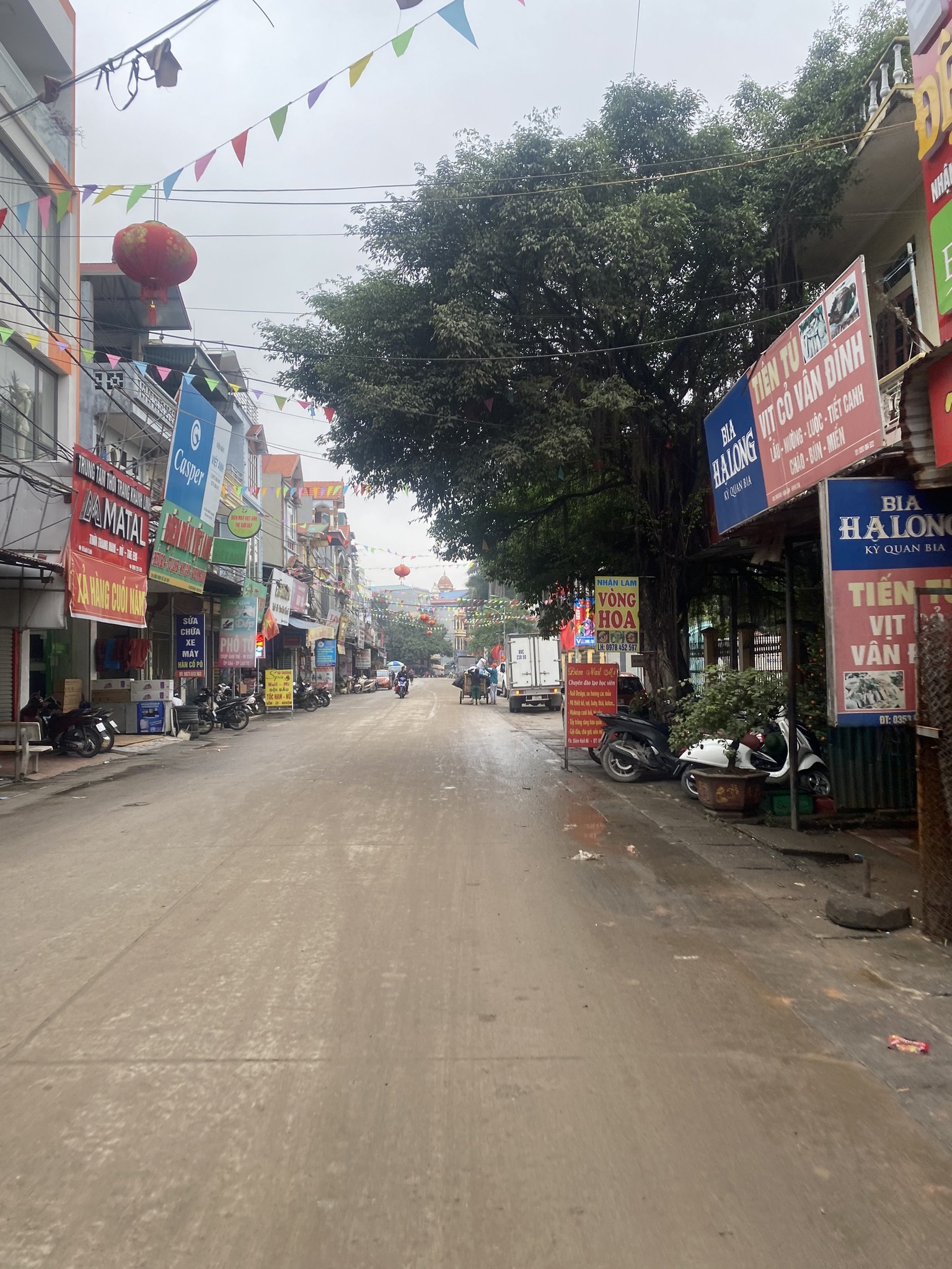 Bán gấp trục chính Lạc Đạo, ngay Ủy ban xã, kinh doanh thoải mái