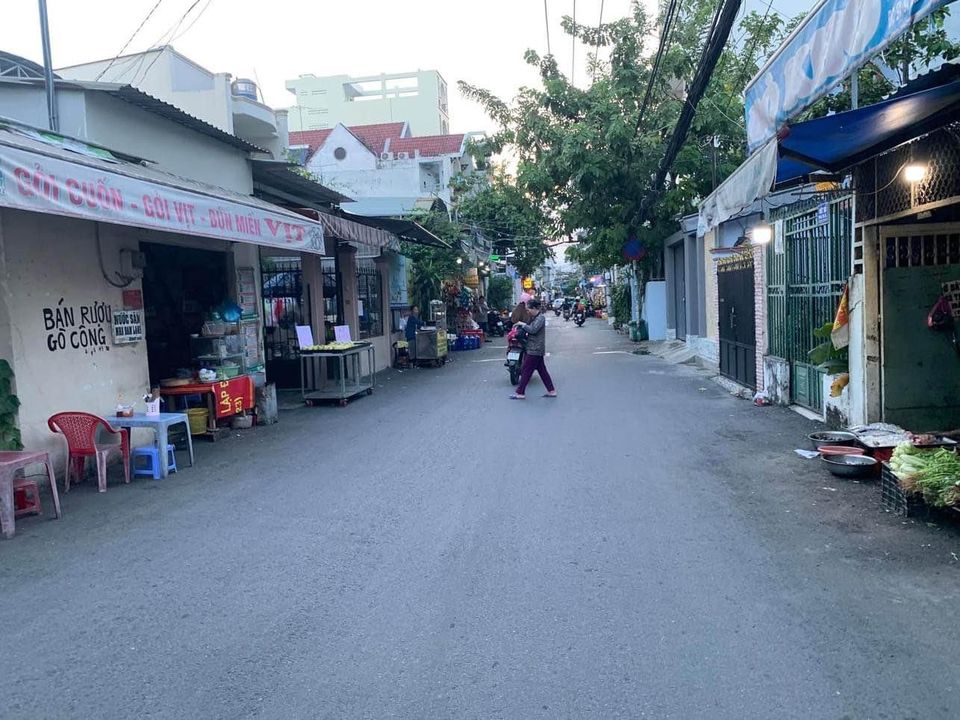 BÁN ĐẤT NGAY TRUNG TÂM QUẬN 7 - GIÁ CHỈ 5,2TỶ - KỀ LÂM VĂN BỀN - ĐH MARKETING - SẴN SÀNG XÂY MỚI.