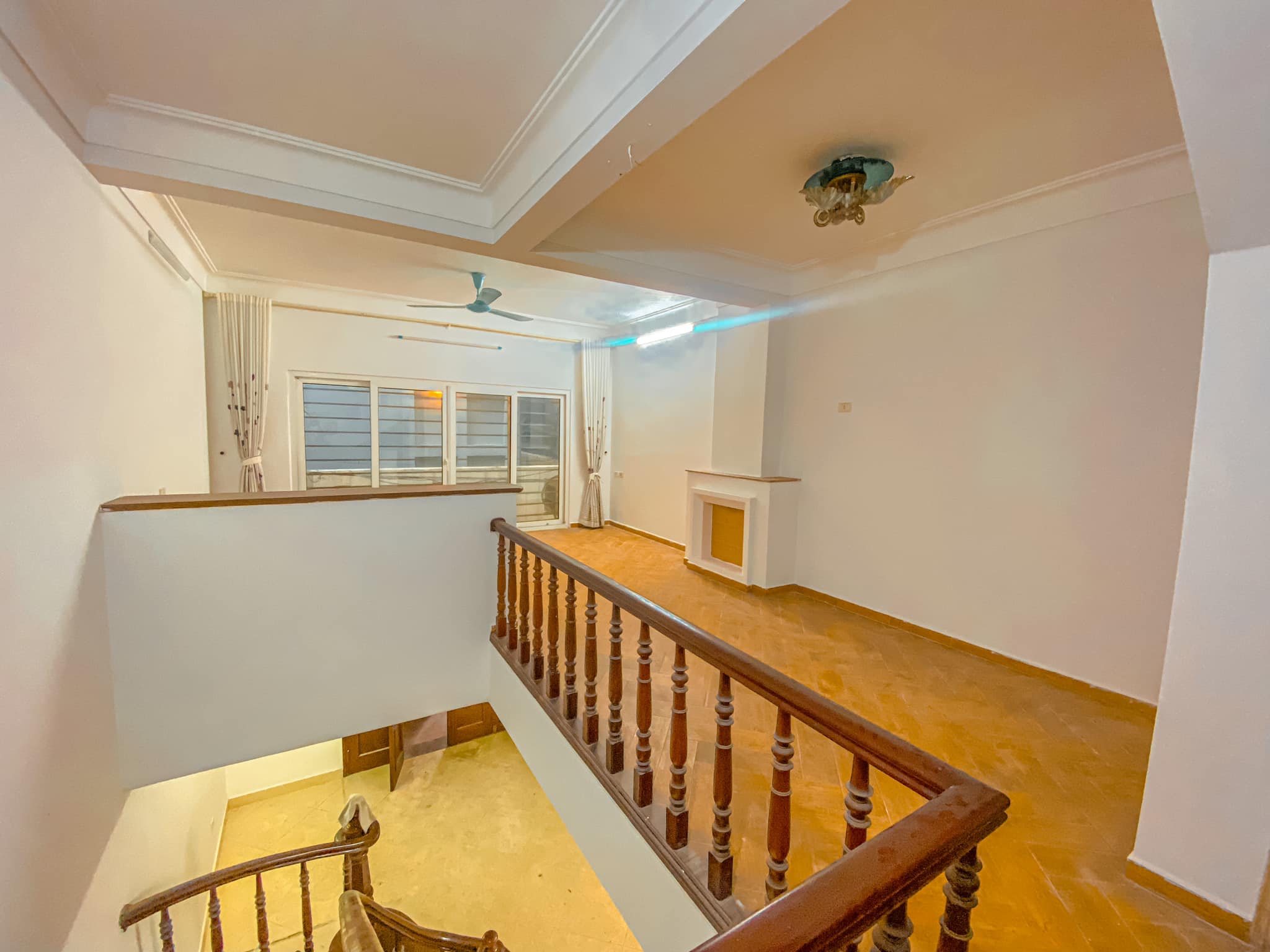 SIÊU PHẨM NGÃ TƯ SỞ - PHÂN LÔ - Ô TÔ TRÁNH 50m2 x 5 Tầng, MT 5.1, Giá 10,5 Tỷ .