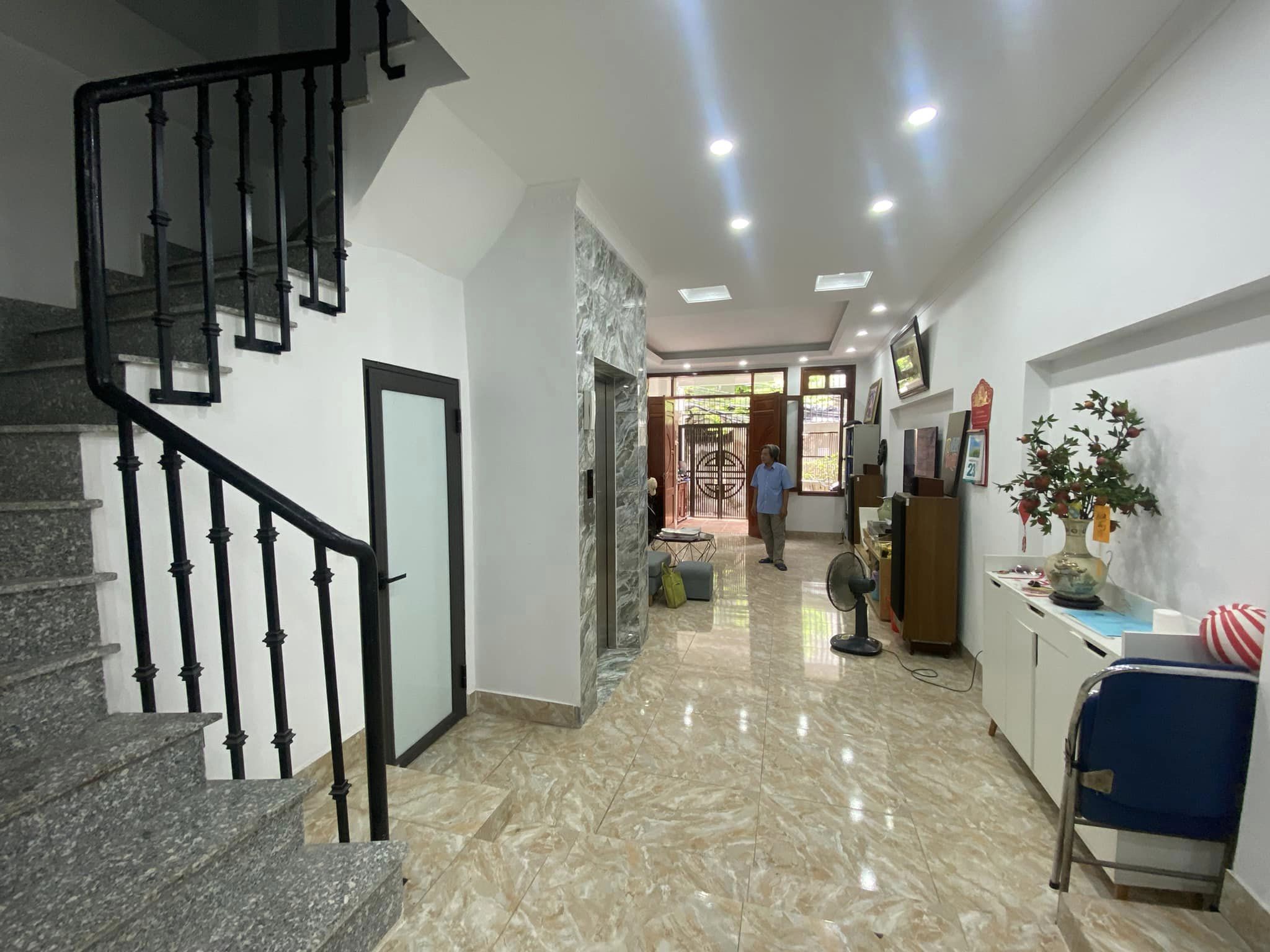 BÁN NHÀ HỒ BA MẪU, Ô TÔ, THANG MÁY, 75M2 5T MT5M, GIÁ 9.9 TỶ.