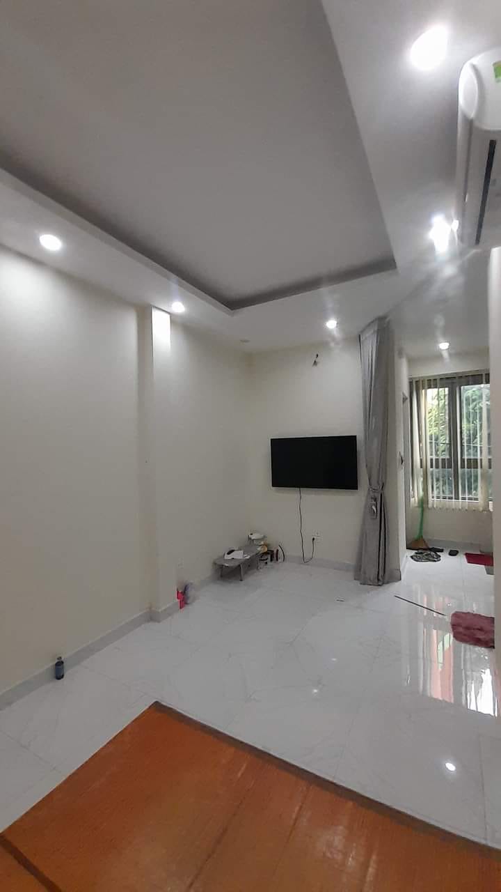 Bán nhà 94m2 phố Nghi Tàm, Tây Hồ 11 phòng ngủ Dòng tiền khủng 10m 2 Ô tô tránh 8.5 Tỷ.