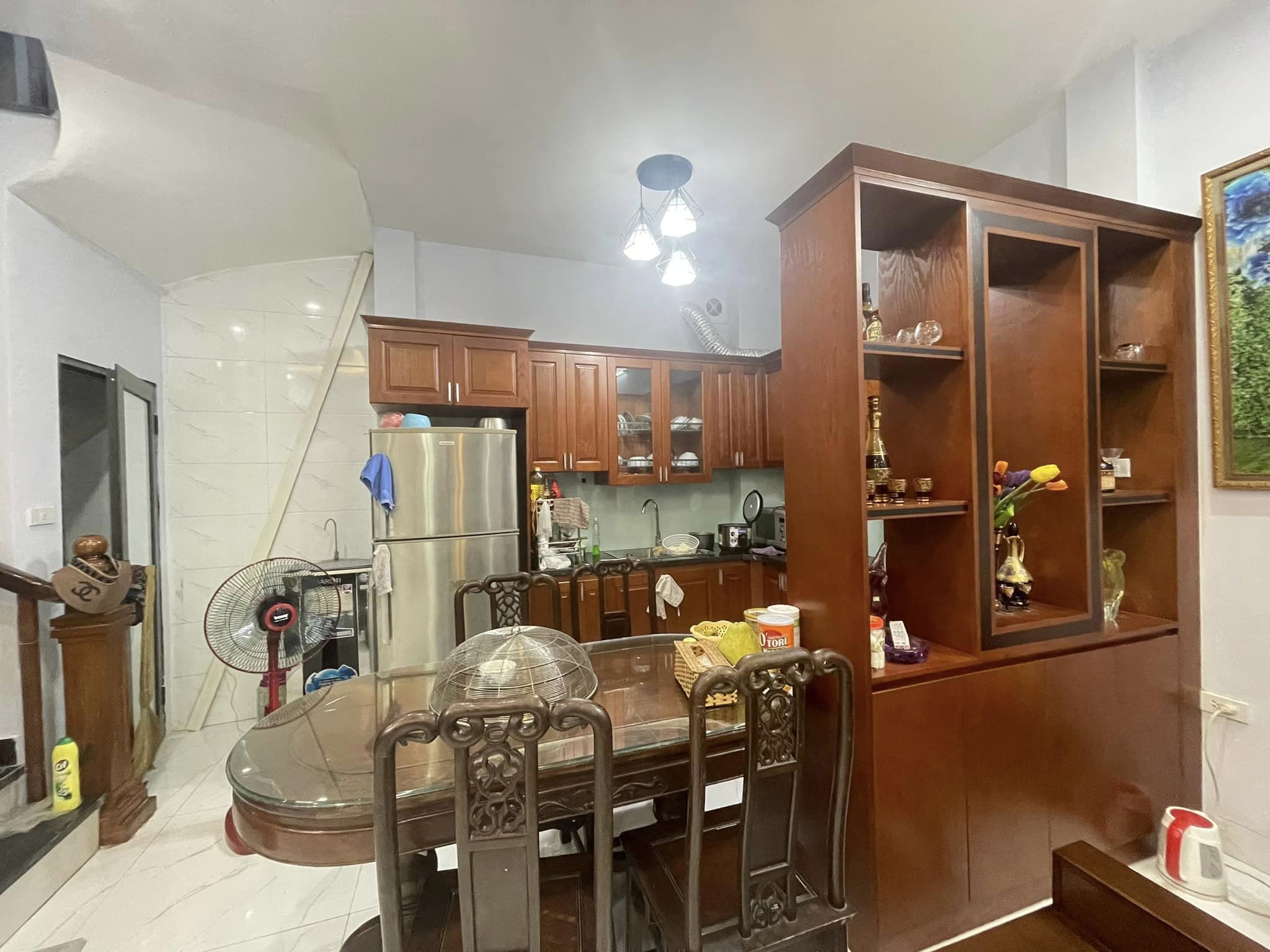 Bán nhà 94m2 phố Nghi Tàm, Tây Hồ 11 ngủ Dòng tiền 10%/năm 2 Ô tô phi 10m 8.6 Tỷ.