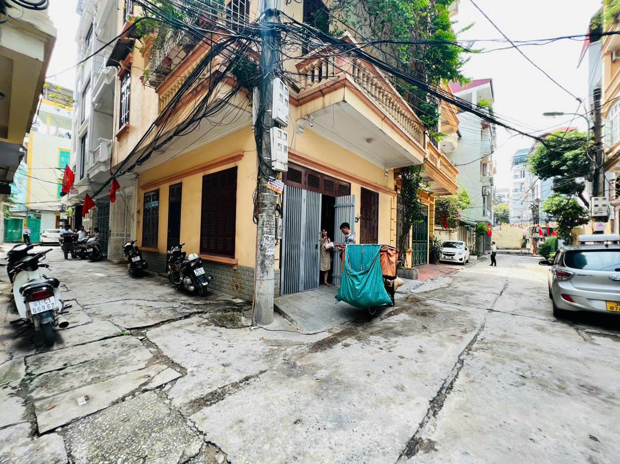 PHÙNG CHÍ KIÊN, CẦU GIẤY- GARA- KINH DOANH: 50M X4t, Mt 4,2M, GIÁ 9,9 TỶ.