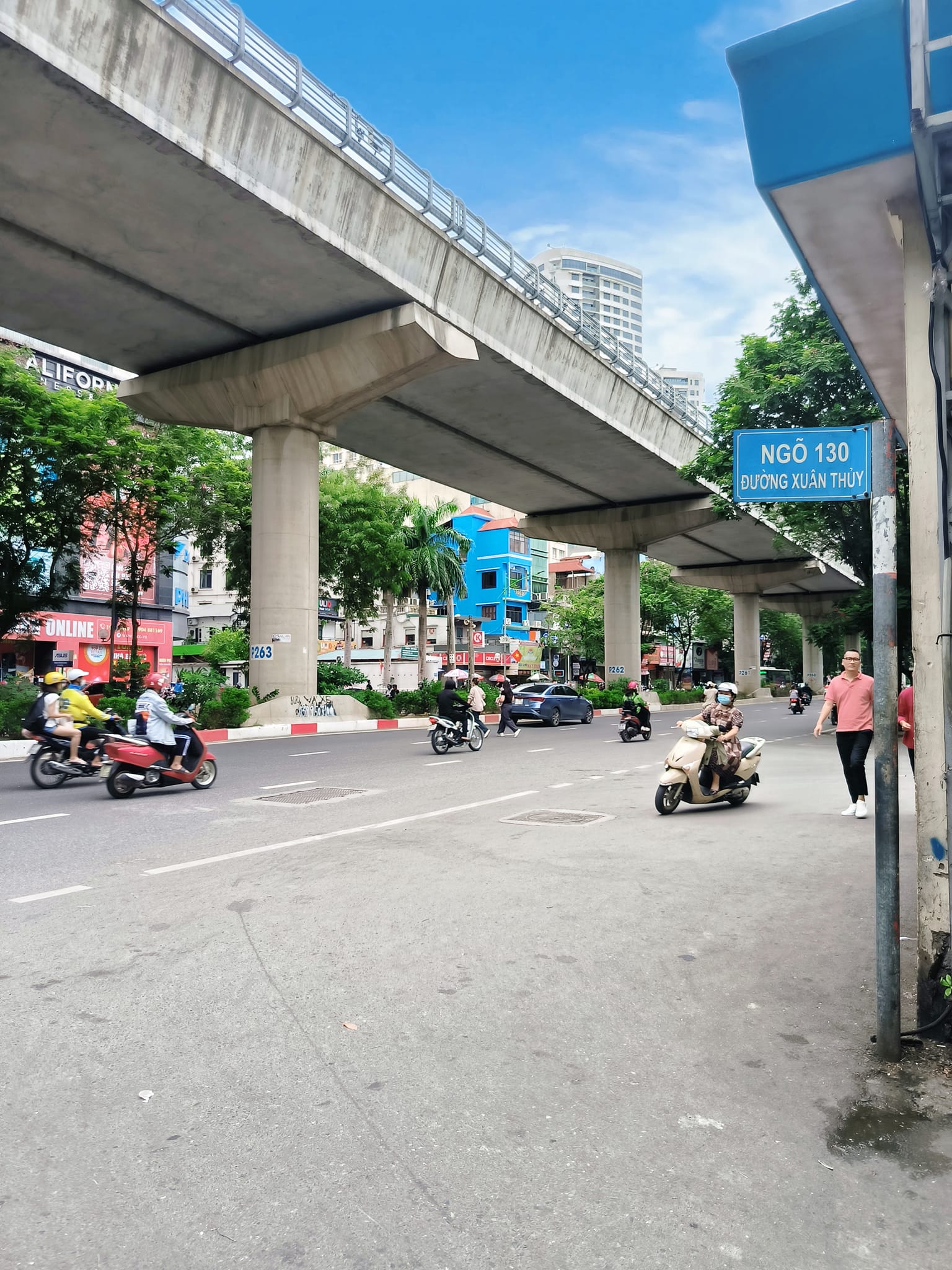 Bán Nhà Ngõ 130 Xuân Thủy (Chợ nhà xanh) 51m2, 6 Tầng MT 3.5 m2, Giá 11.2 tỷ TL.