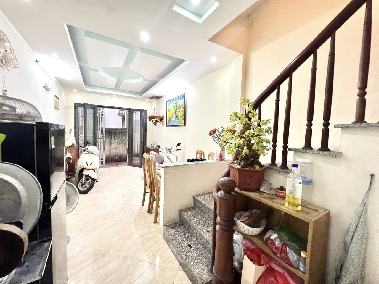 BÁN NHÀ NGÕ 38 XUÂN LA, 32M2 - 5TẦNG, LÔ GÓC, TRUNG TÂM ĐÔNG DÂN SẦM UẤT, TIỆN ÍCH ĐA DẠNG, CHỢ SÁT CẠNH, VỊ TRÍ HIẾM ĐẸP, GIÁ 4,8 TỶ