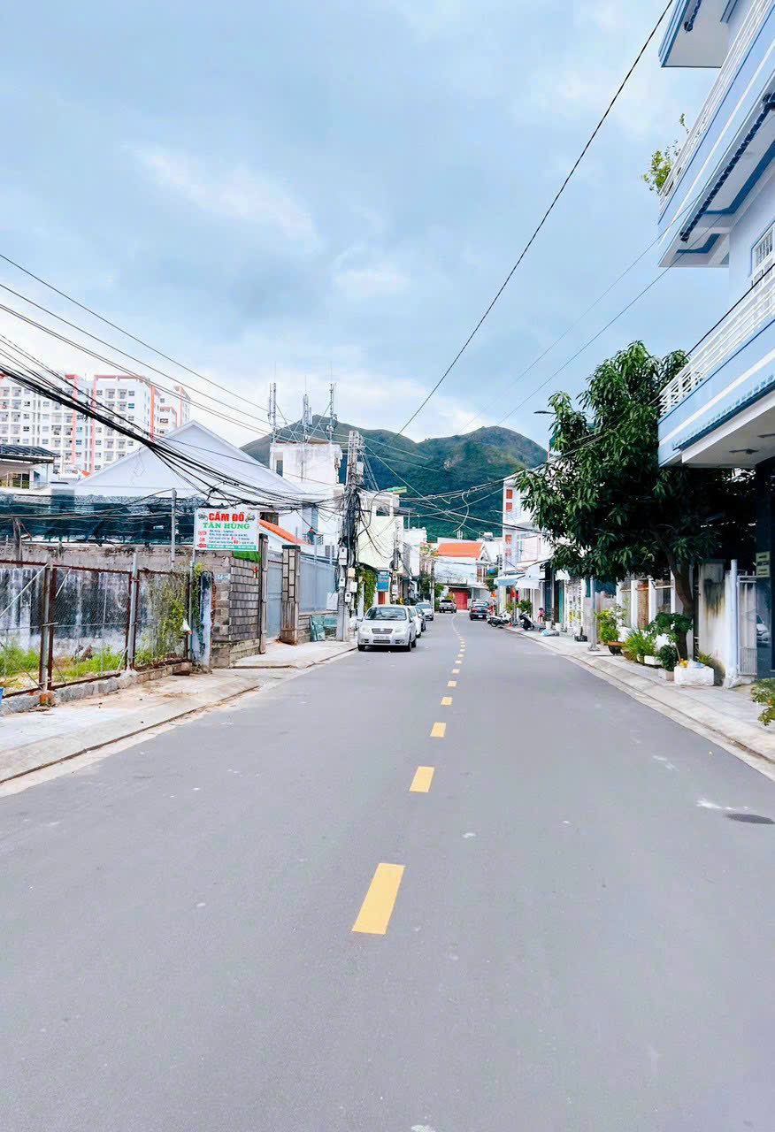Bán lô đất đẹp mặt đường Phú Đức, Vĩnh Hòa, Nha Trang.