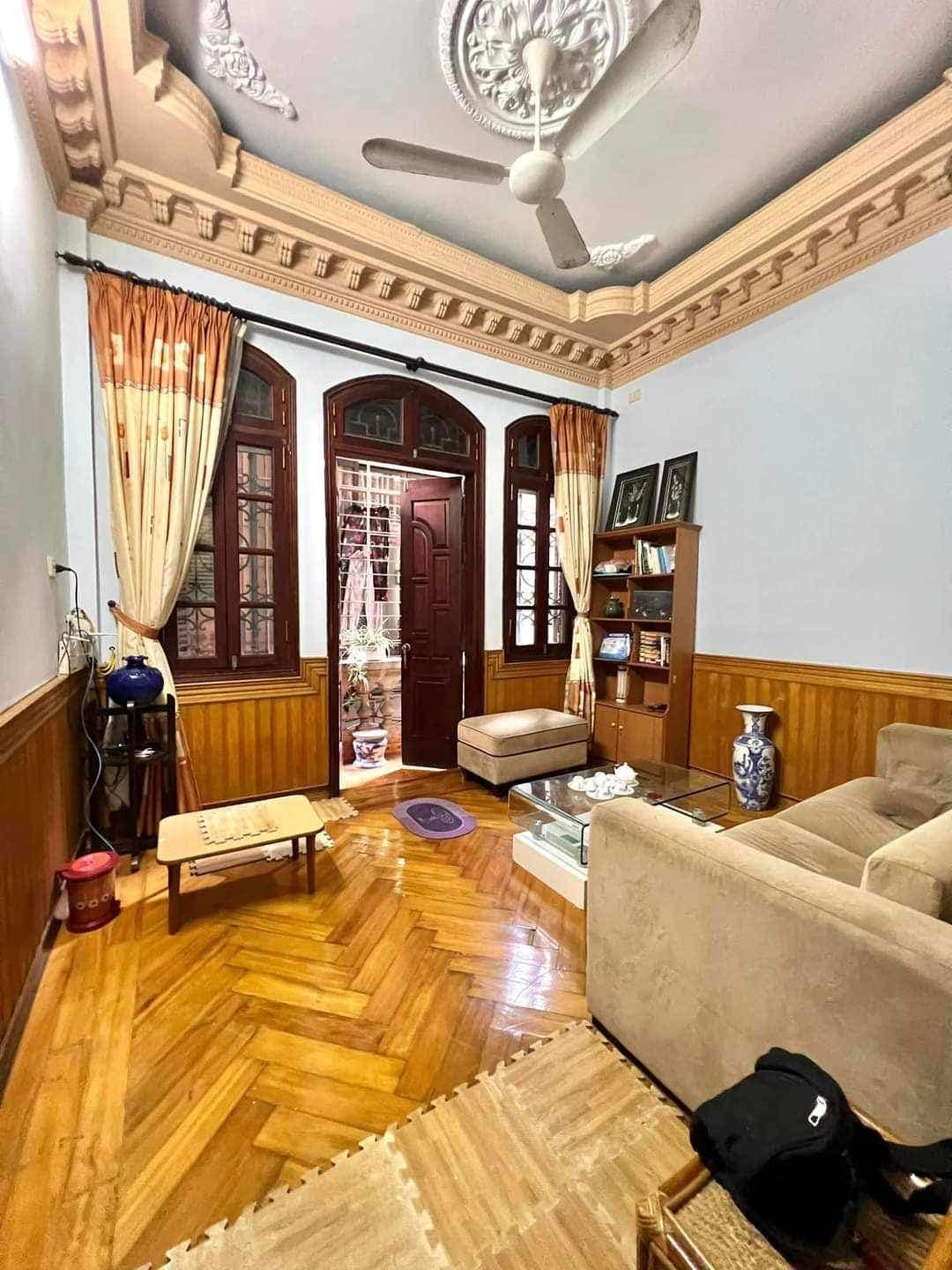 NHỈNH 3 TỶ - 50M - 5 TẦNG - VÀI BƯỚC RA PHỐ BỒ ĐỀ.