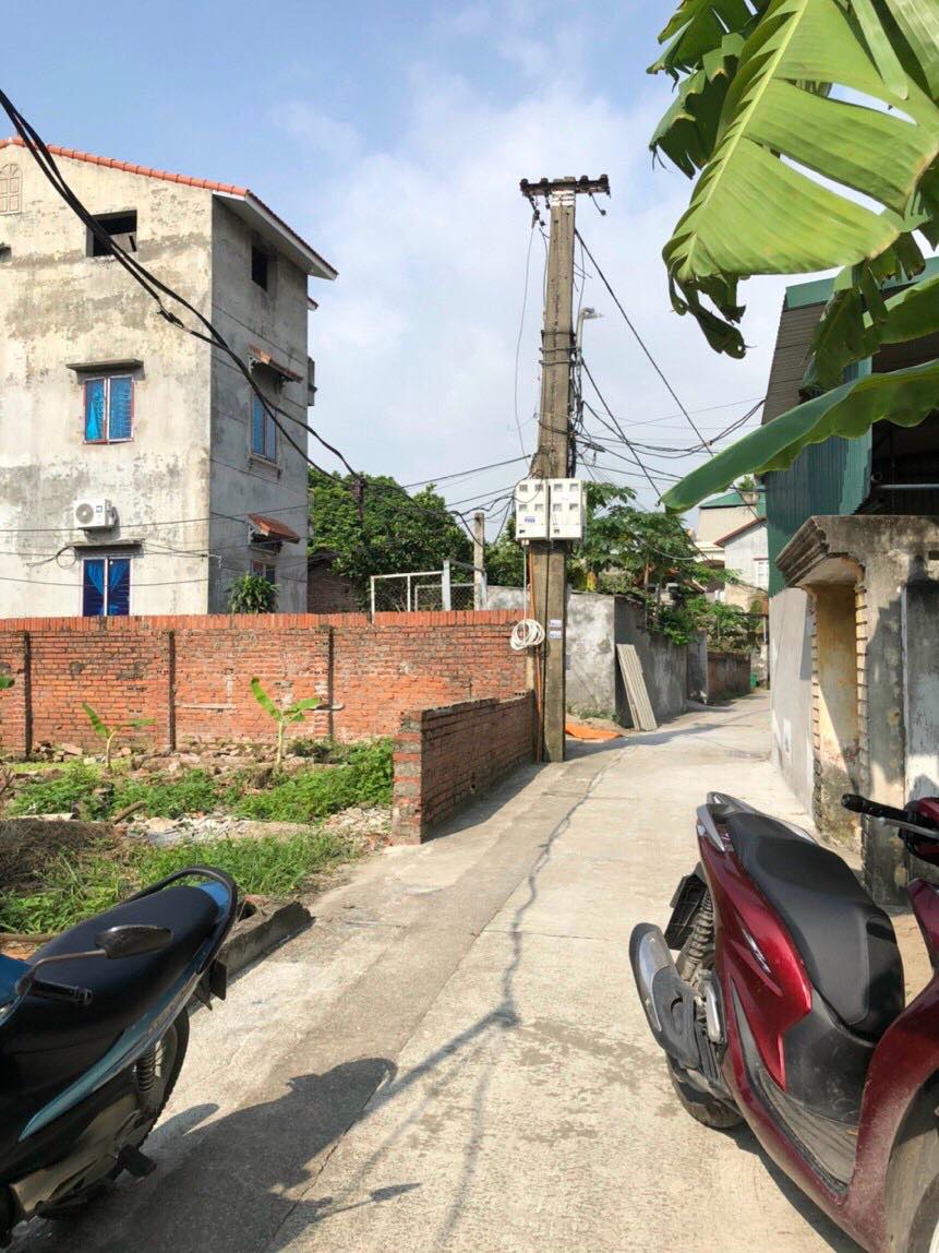 Bán 42m2 đất Lệ Chi Gia Lâm gần trường May giá nhỉnh 900tr.