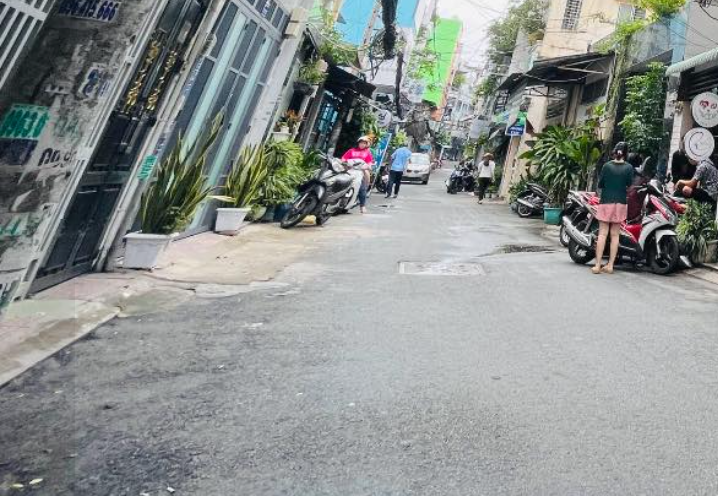 HẺM NHỰA 6M LÊ VĂN SỸ Q3 - VỊ TRÍ KINH DOANH - 4 x 10 - 3 TẦNG - 6.63 TỶ TL.