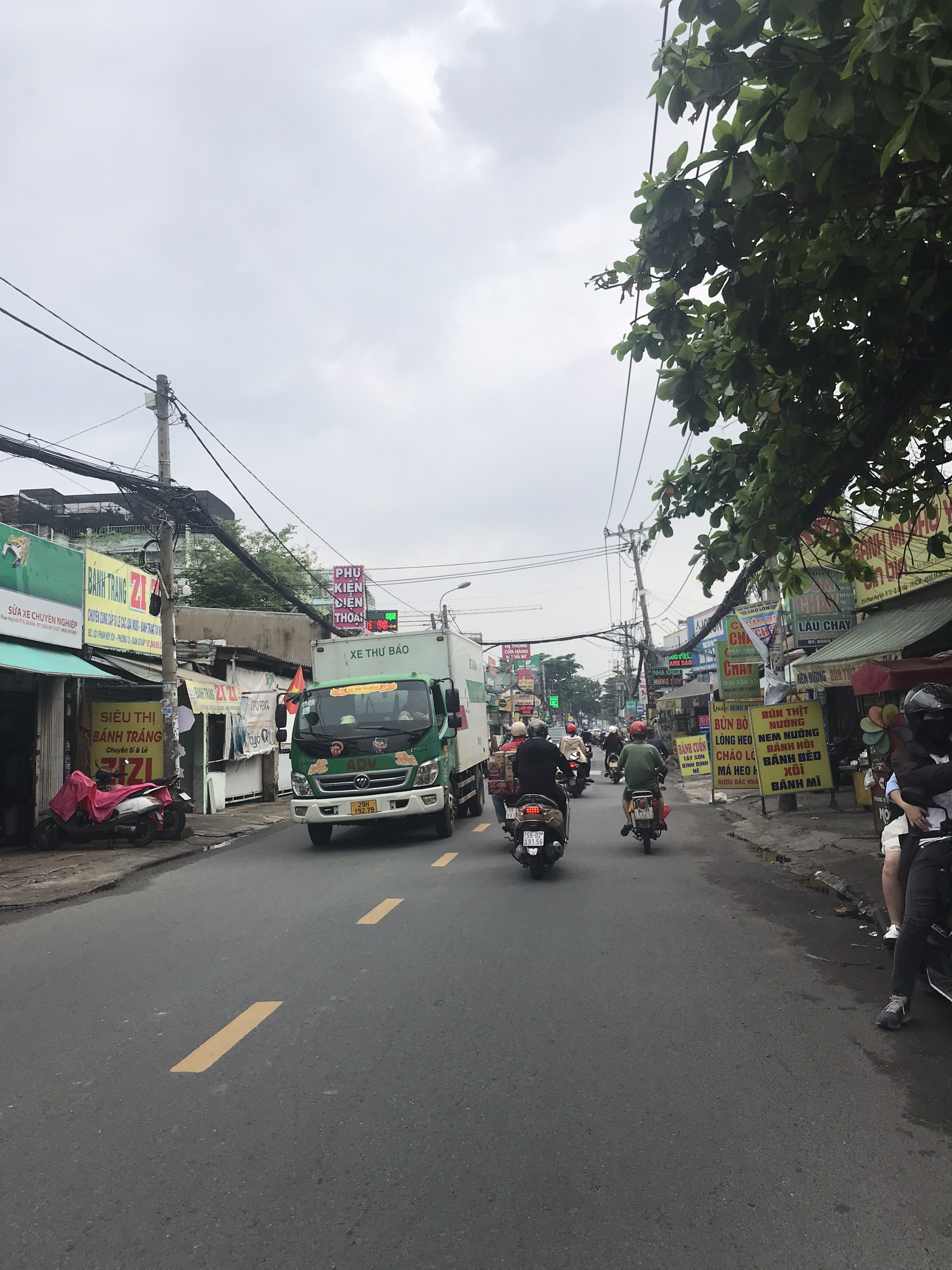 NHÀ BÁN MỚI ĐẸP 2 LẦU 52M2 HXH GẦN MT PHAN HUY ÍCH NHỈNH 3 TỶ.