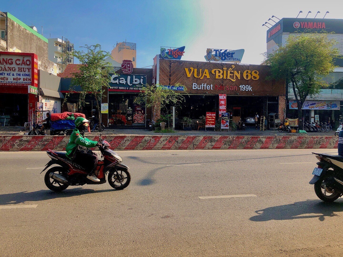 Bán nhà mặt tiền đường Lê Trọng Tấn,DT:4x43m nhà cấp 4 ngay Aeon Mall giá 17.7 tỷ.