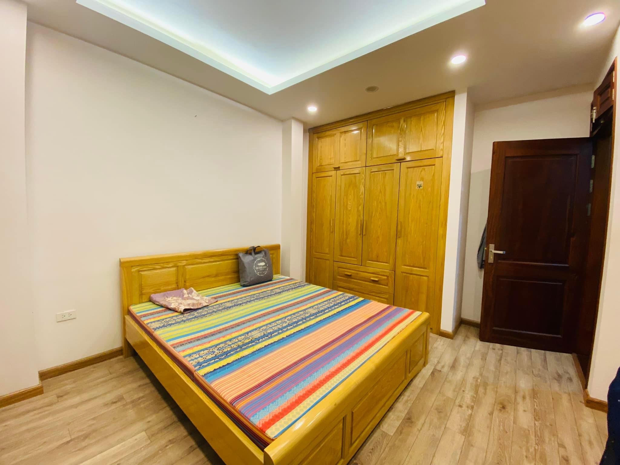 Bán nhà ngõ phố Hoàng Ngọc Phách - Đống Đa - 45m - 4 ngủ - Ô tô đỗ cửa