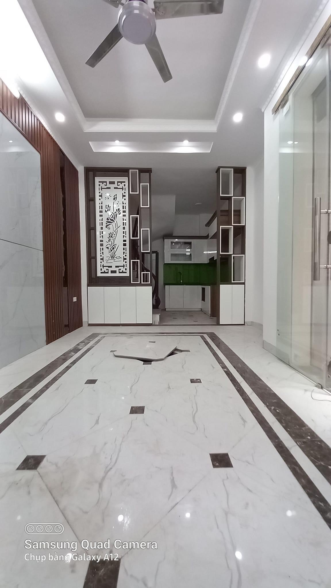 BÁN NHÀ ĐÊ TRẦN KHÁT CHÂN QUẬN HAI BÀ TRƯNG - 35M 5 TẦNG MT 3.6M - DƯỚI 100TR/M2 10M RA MẶT PHỐ NHÀ ĐẸP Ở NGAY