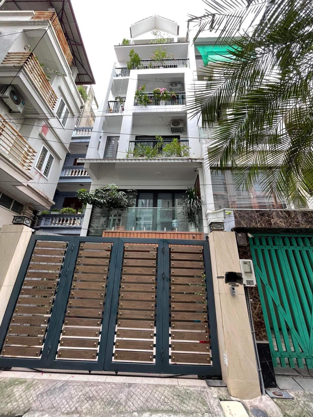 Bán nhà đẹp Đội Cấn 105m2, 7 Tầng Thang Máy, Ô tô tránh – Kinh Doanh, giá 2X Tỷ.