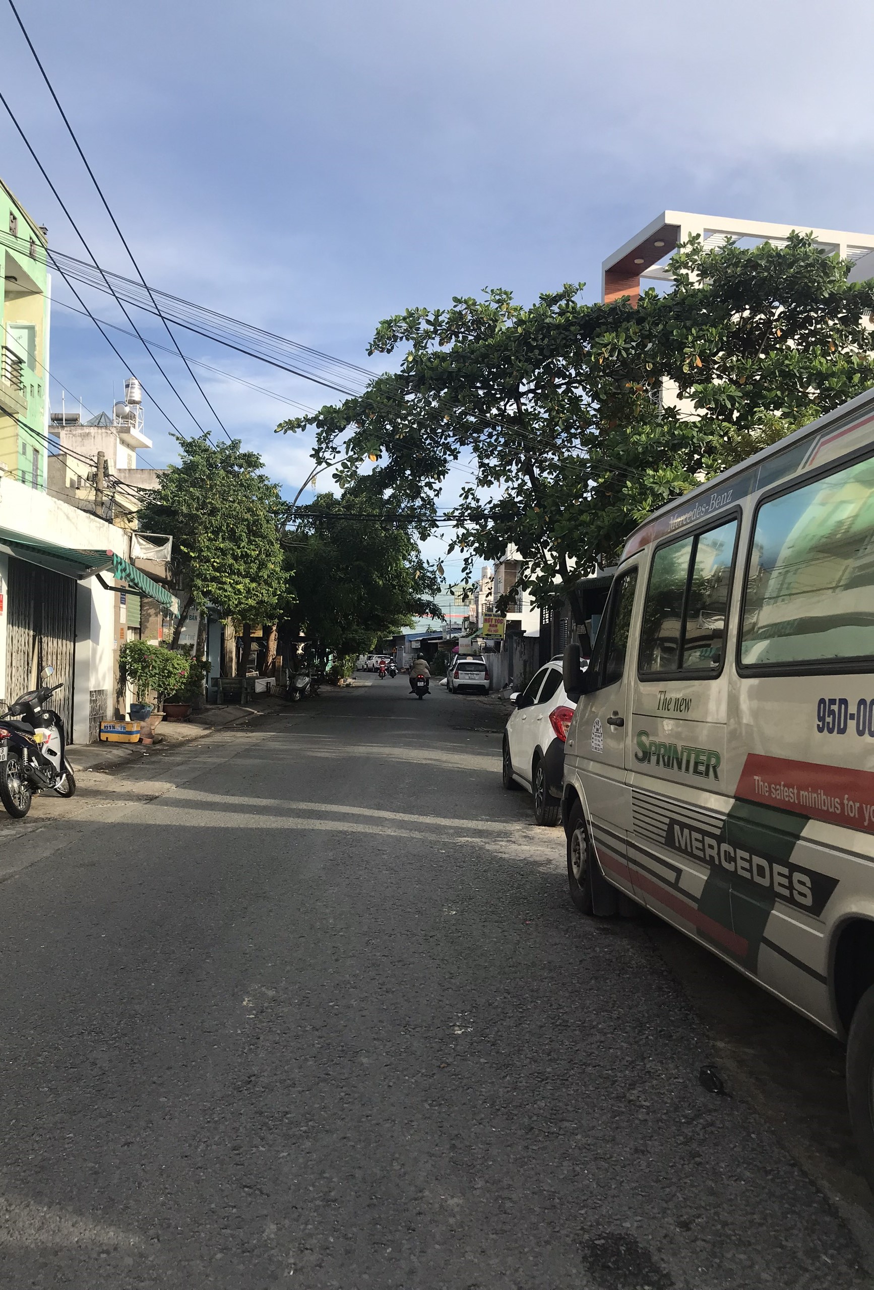 XE HƠI ĐỖ CỬA NHÀ ĐẸP 2 LẦU 3PN TRƯỜNG CHINH NHỈNH 3 TỶ.