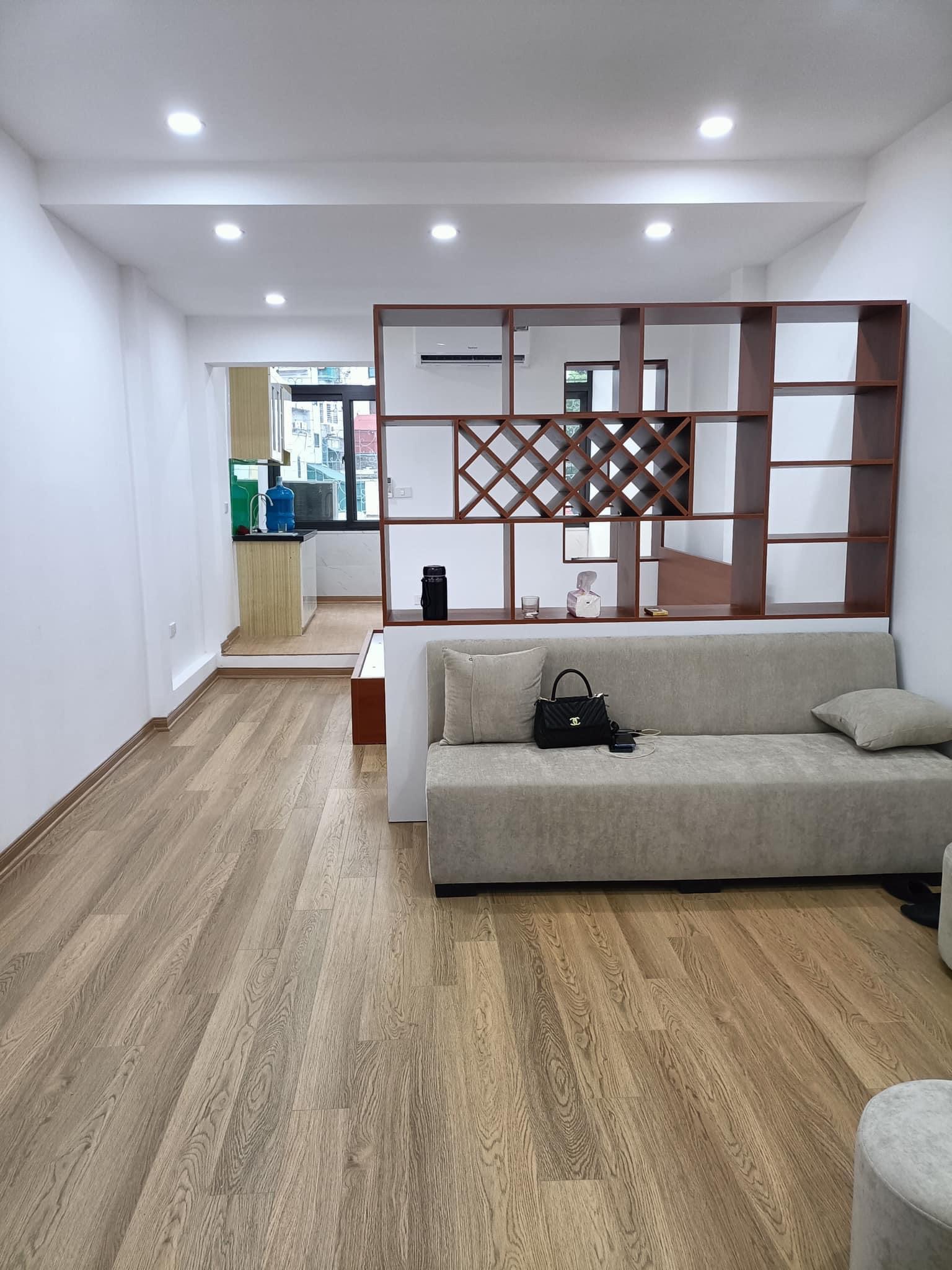 BÁN NHÀ TẬP THỂ VIỆN THÚ Y 74 TRƯỜNG CHINH QUẬN ĐỐNG ĐA - 40M 2 NGỦ - NHỈNH 1 TỶ NHÀ ĐẸP FULL NỘI THẤT Ở NGAY SỔ ĐỎ CHÍNH CHỦ.