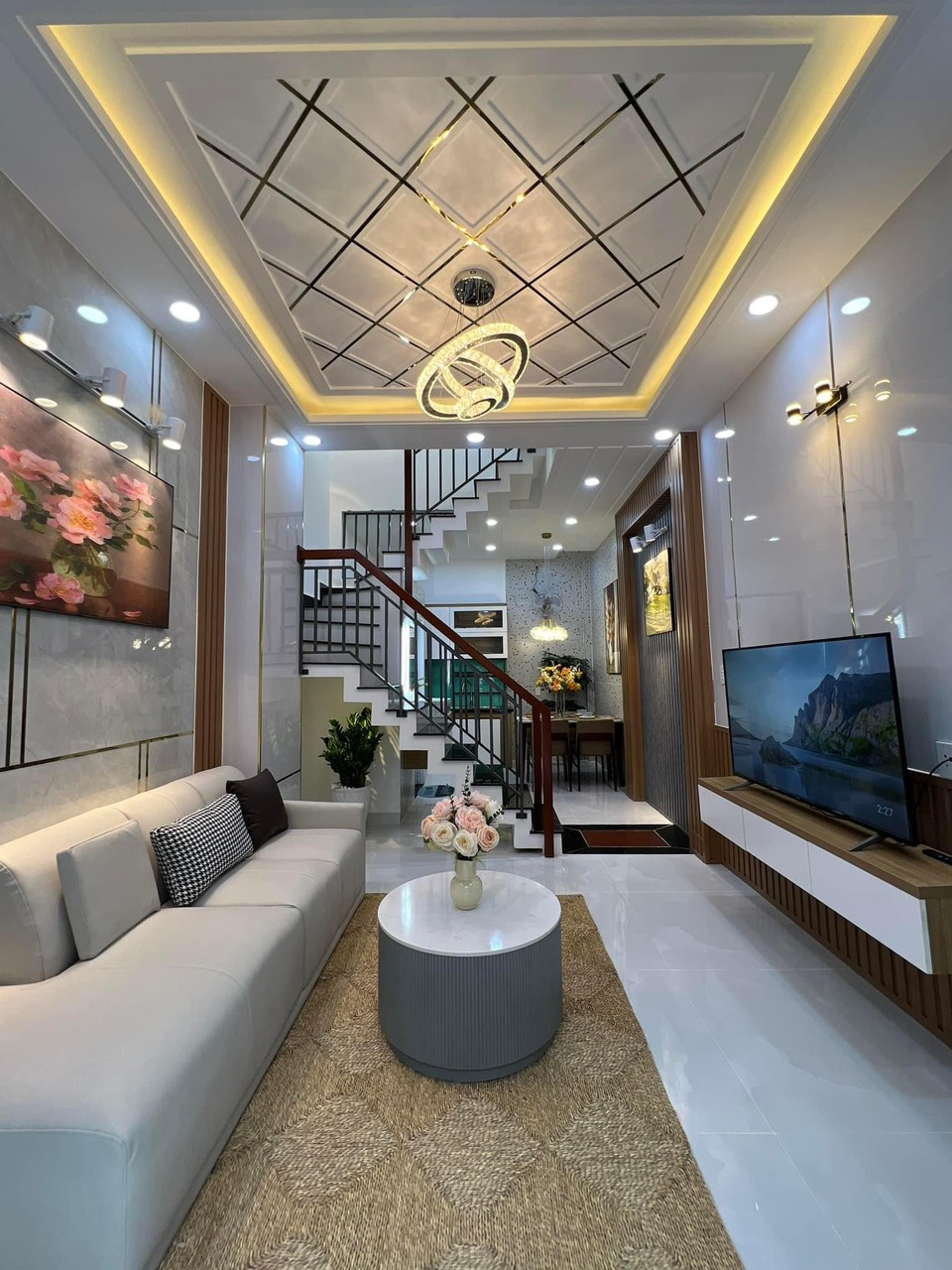 Bán nhà Phú Đô 35m2, 5 Tâng, Mặt tiền 4.7m, Giá nhỉnh 4 tý, mặt ngõ, cách phố 30m.