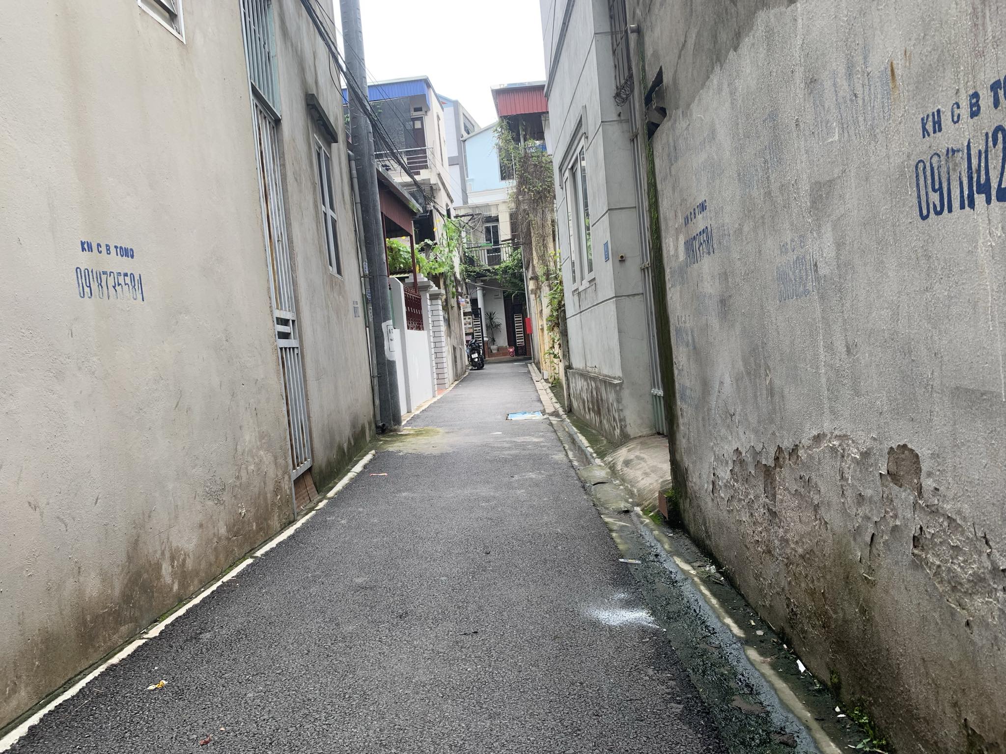 Bán nhanh 60m2 đất Cửu Việt 2 đường trải nhựa 1 nhà ra trục chính.