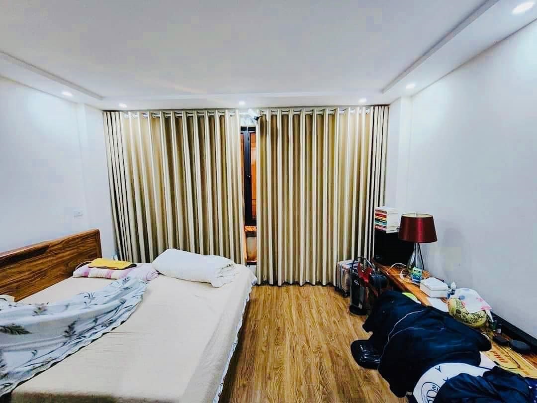 Bán nhà Phương Liên, Đống Đa, 31m2, 3 tầng gần phố, ở ngay, nhỉnh 3 tỷ.