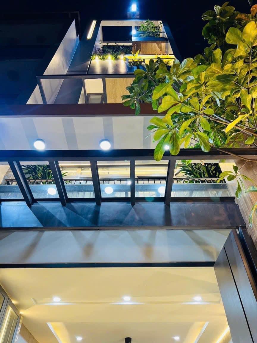 CẤN BÁN GẤP CĂN NHÀ DÒNG TIỀN - Ô TÔ ĐỖ CỬA - GIAO THÔNG THUẬN LỢI